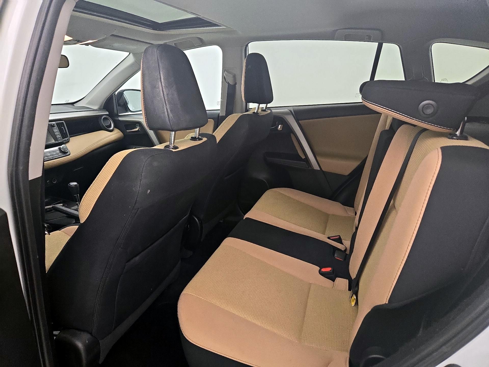 Thumbnail: 2016 Toyota RAV4 - 20