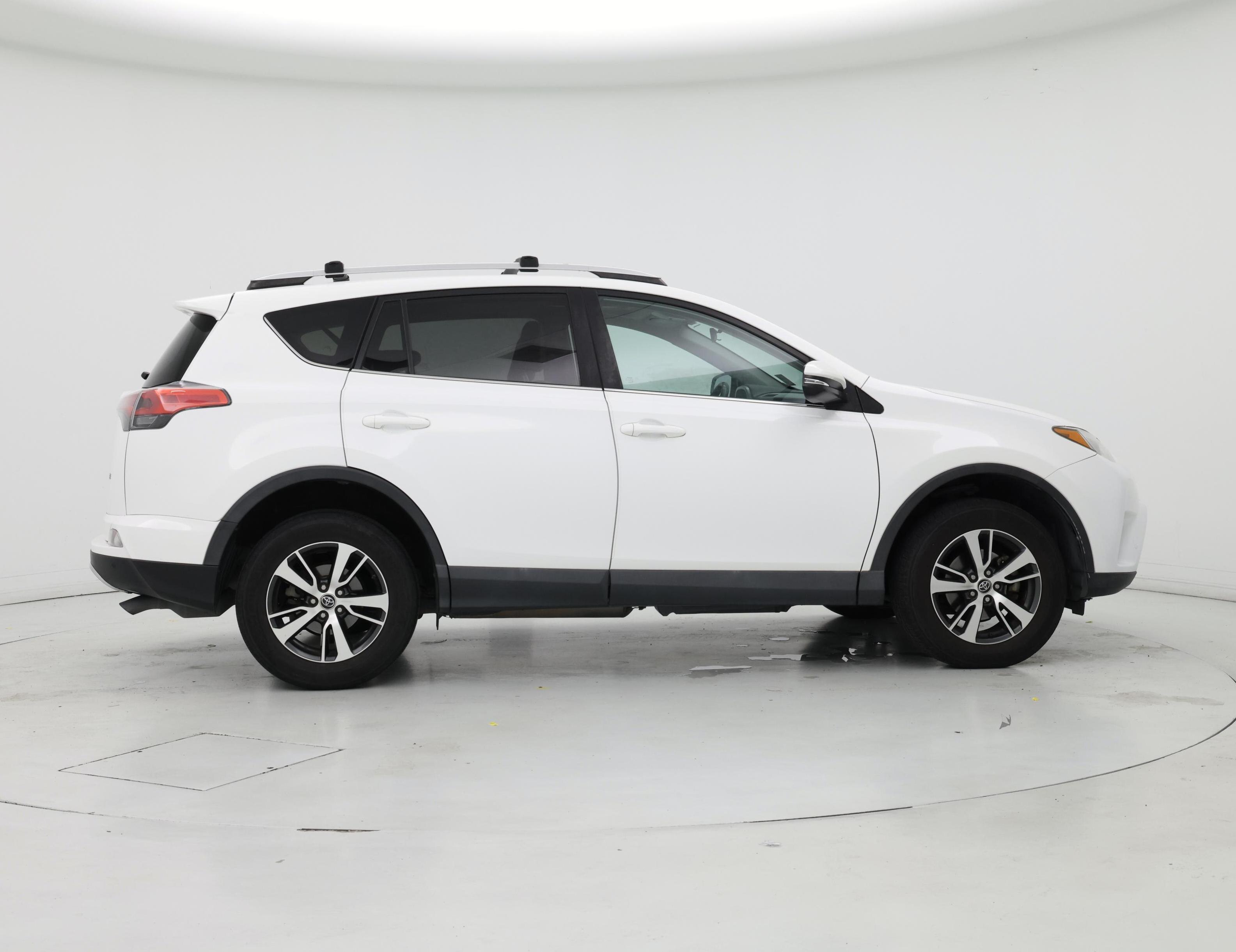 Thumbnail: 2016 Toyota RAV4 - 7
