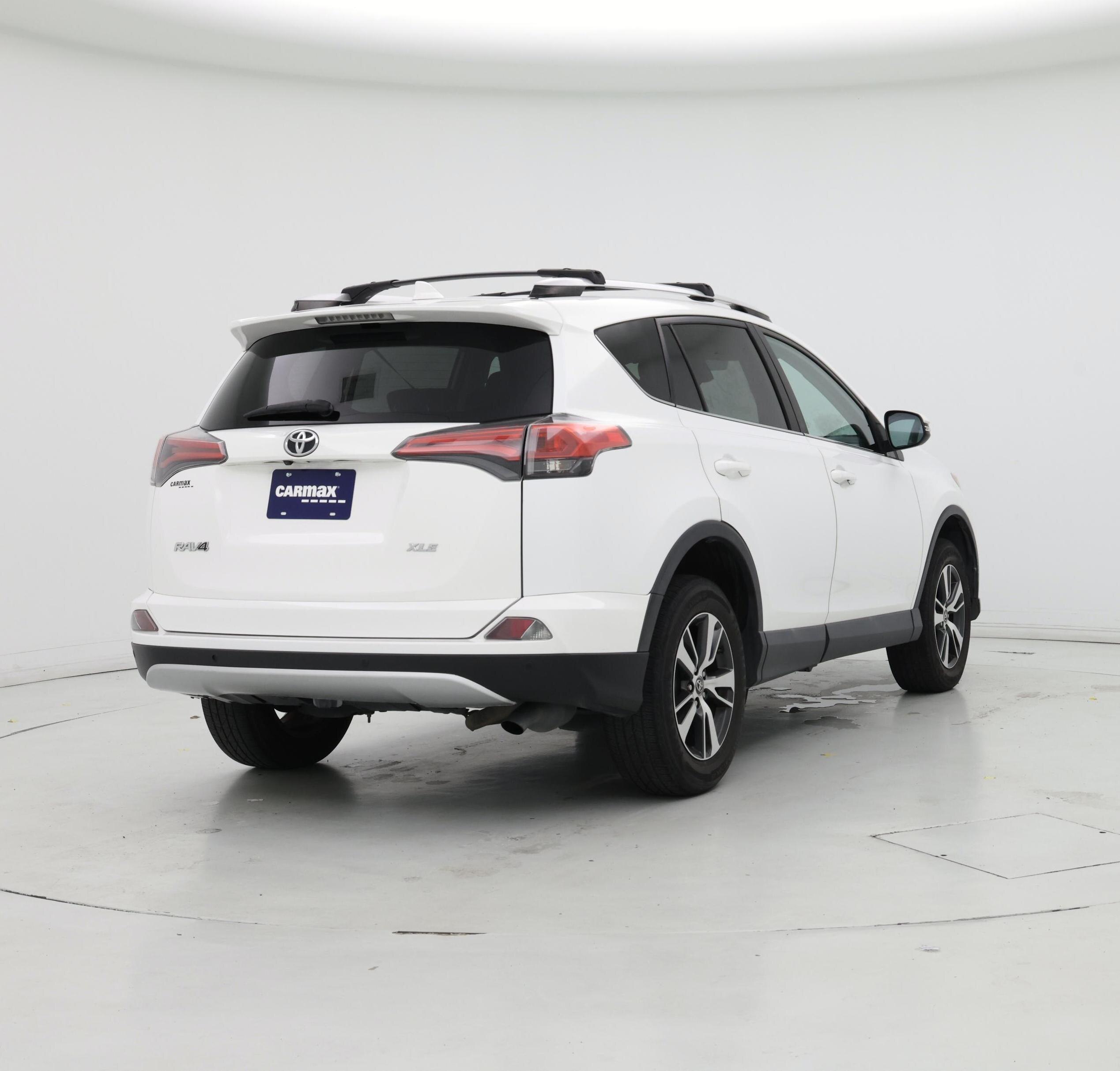 Thumbnail: 2016 Toyota RAV4 - 8