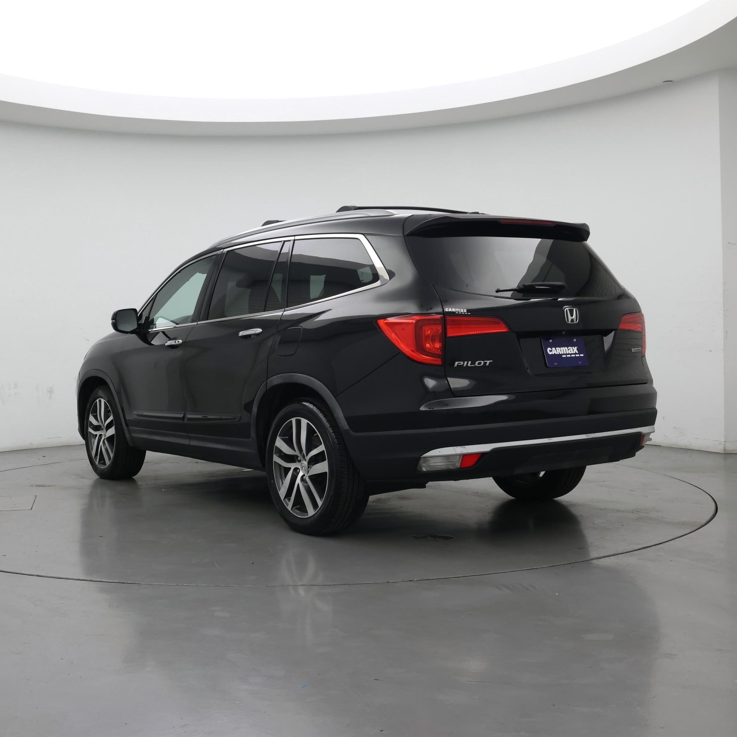Thumbnail: 2016 Honda Pilot - 2