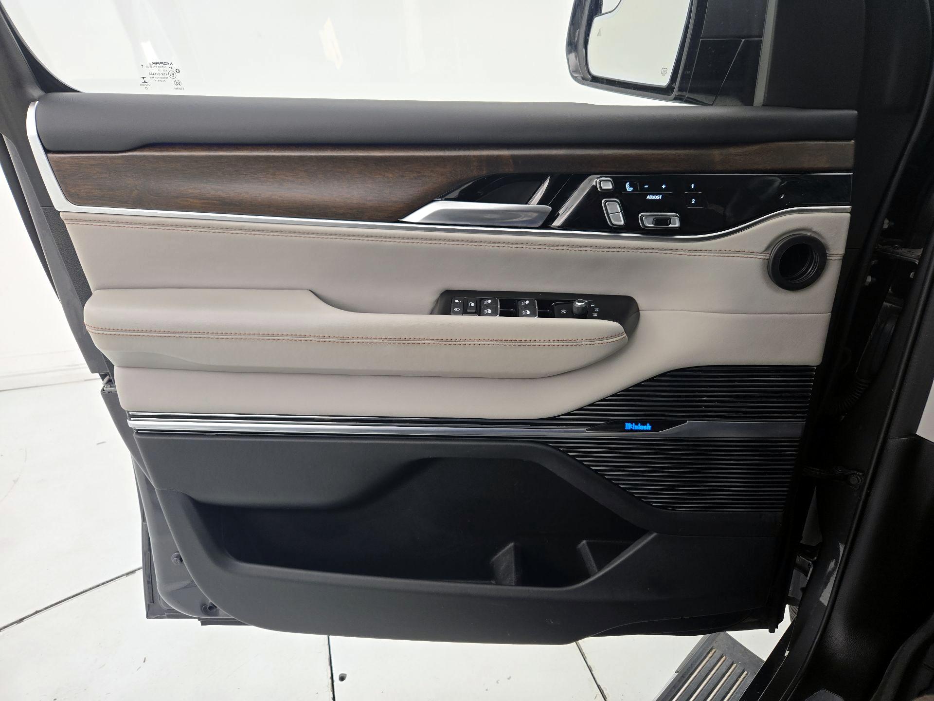 Thumbnail: 2022 Jeep Grand Wagoneer - 12