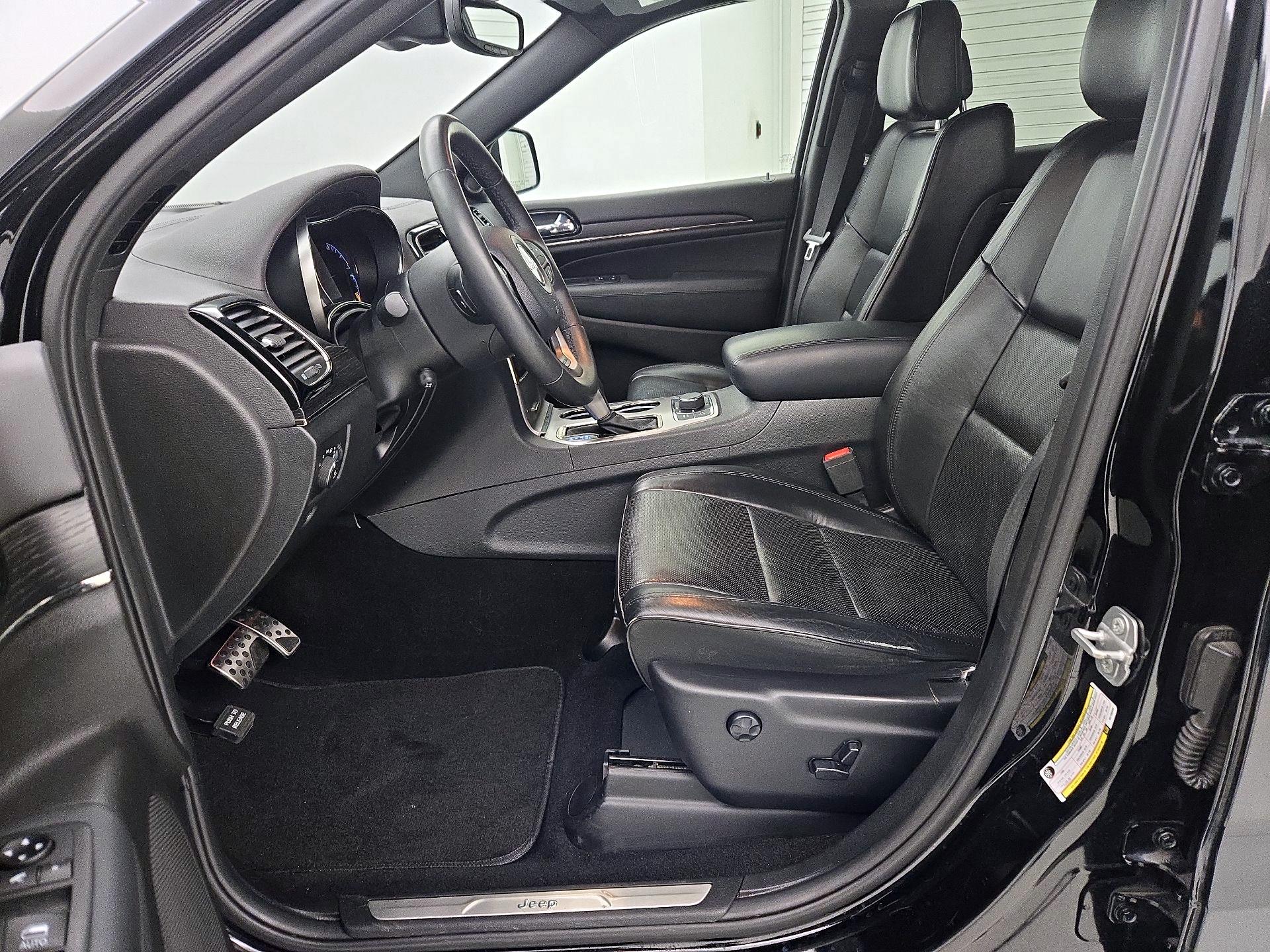Thumbnail: 2019 Jeep Grand Cherokee - 11
