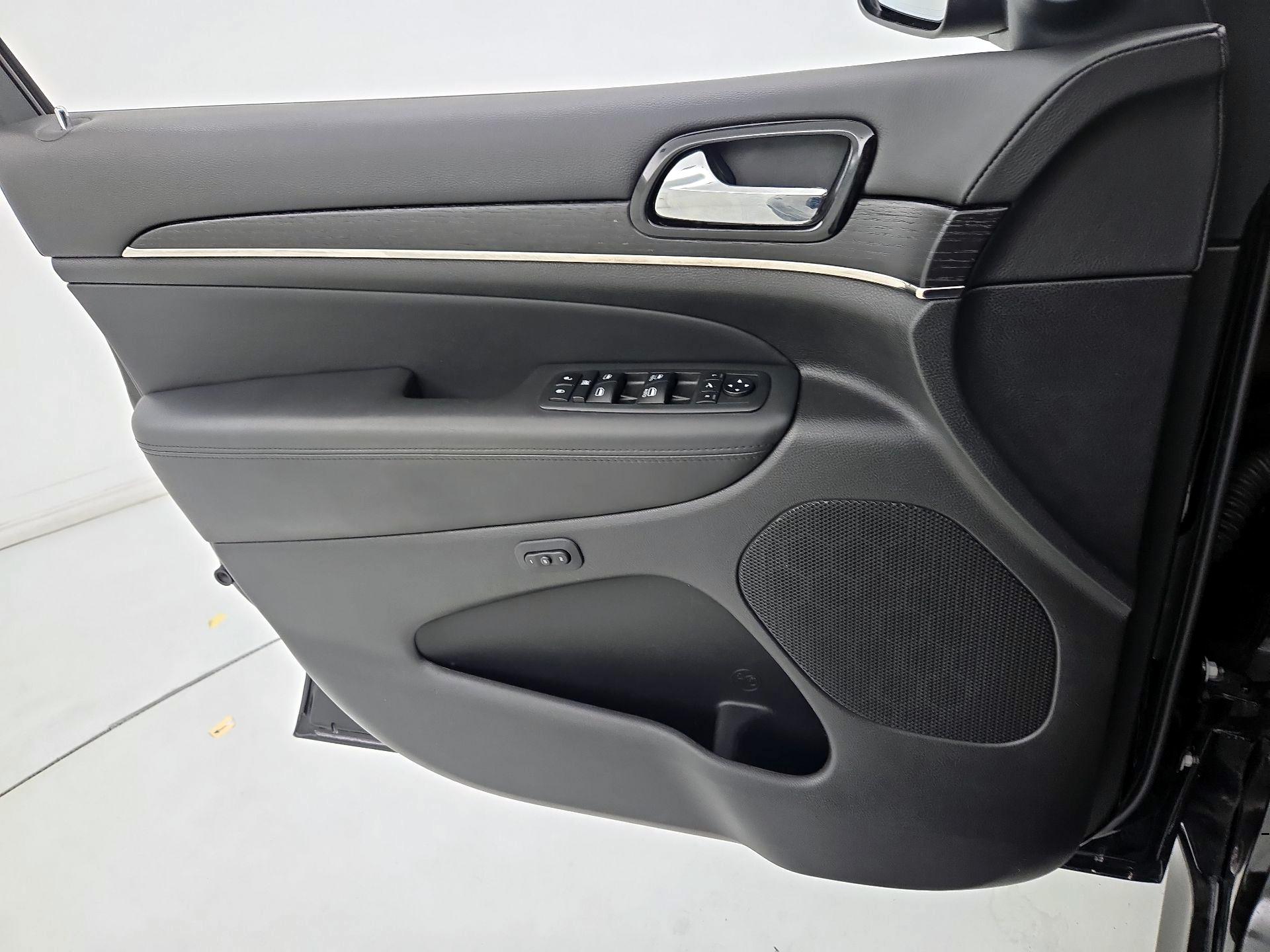 Thumbnail: 2019 Jeep Grand Cherokee - 12