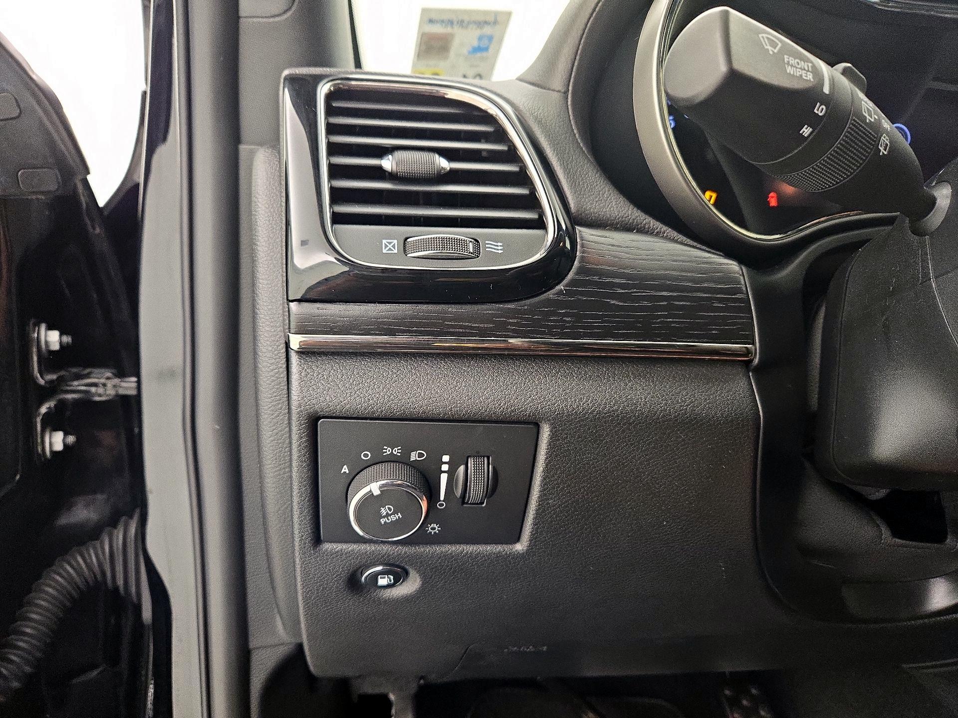 Thumbnail: 2019 Jeep Grand Cherokee - 13