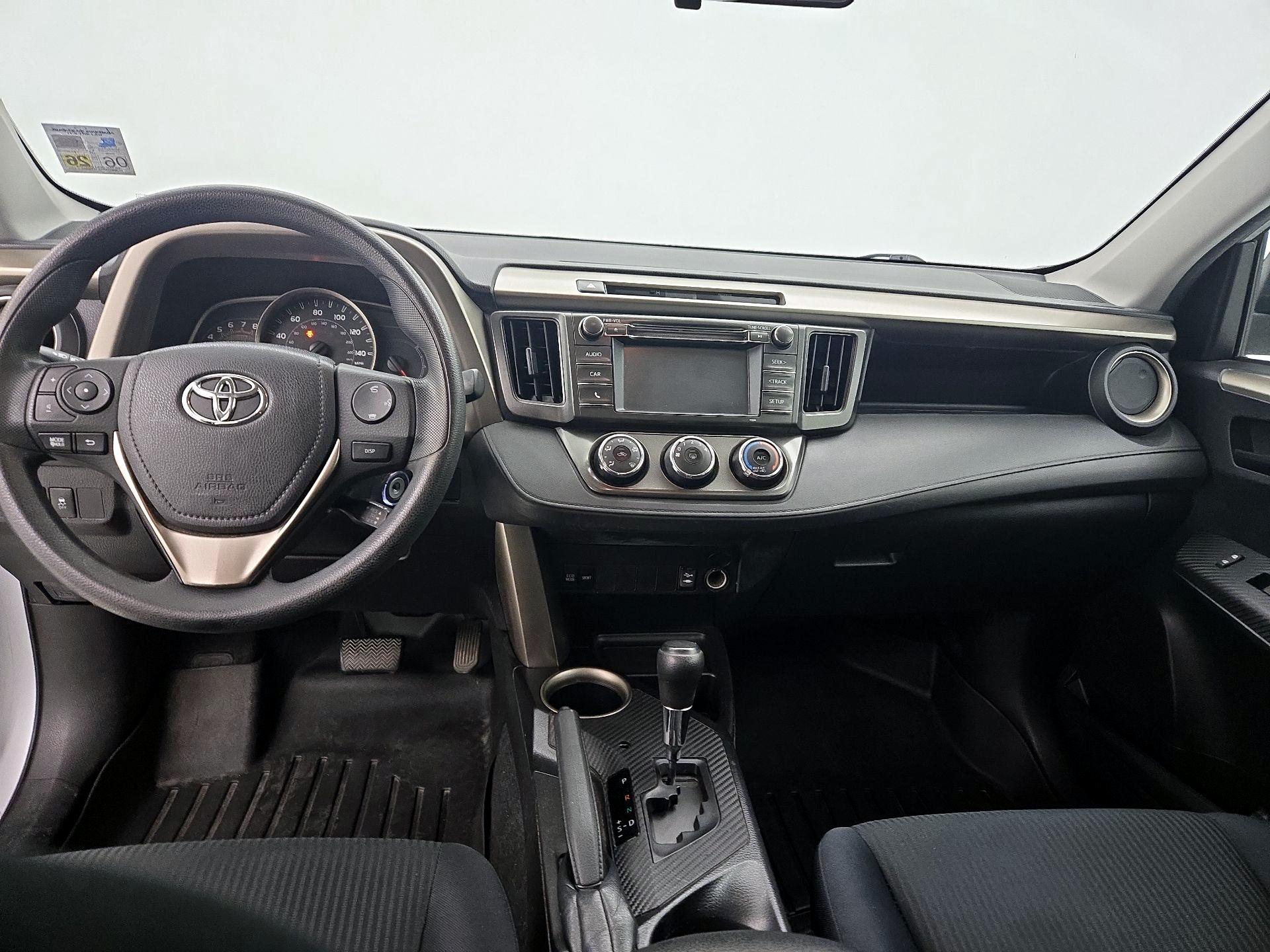 Thumbnail: 2015 Toyota RAV4 - 9