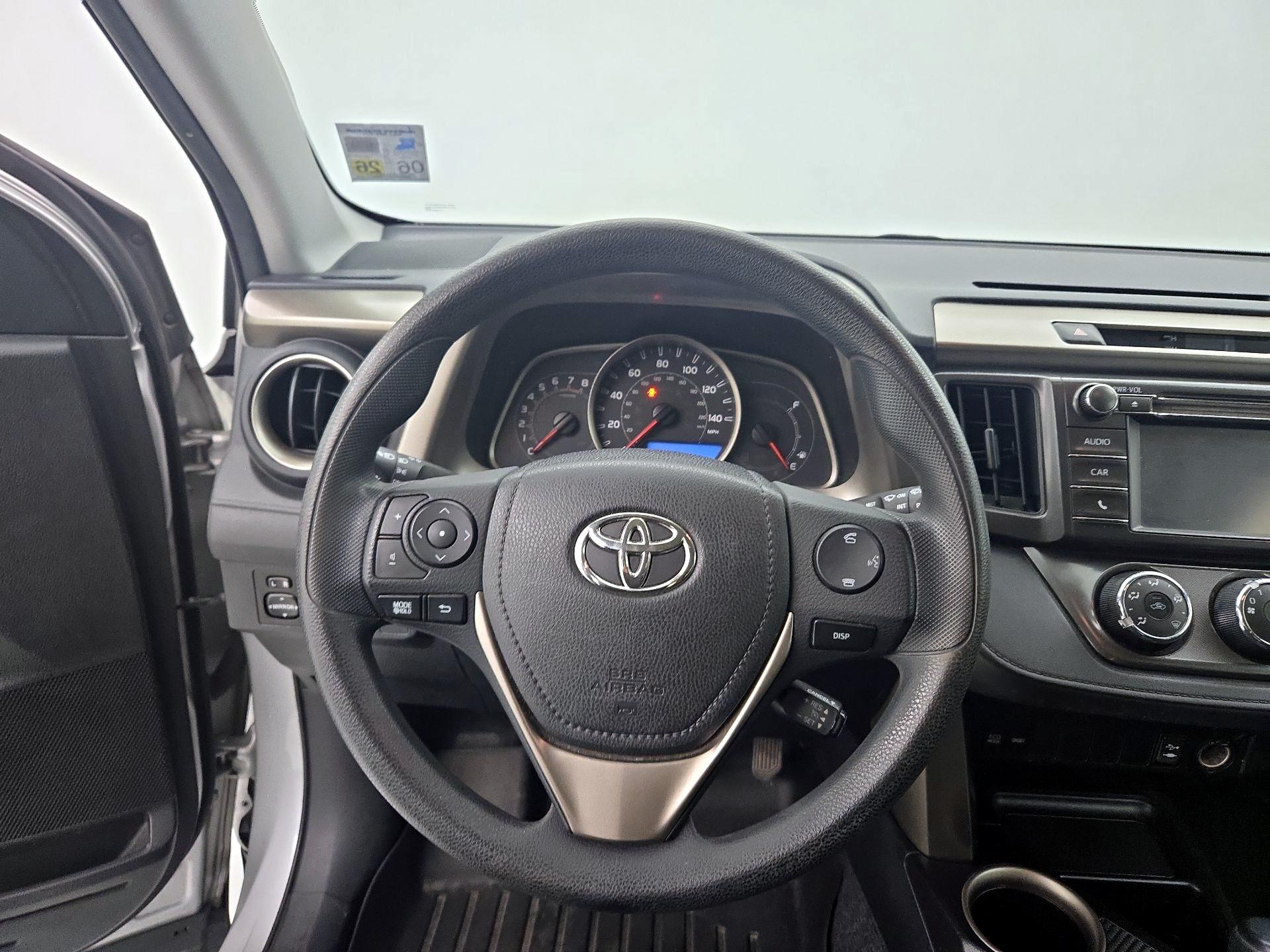 Thumbnail: 2015 Toyota RAV4 - 10