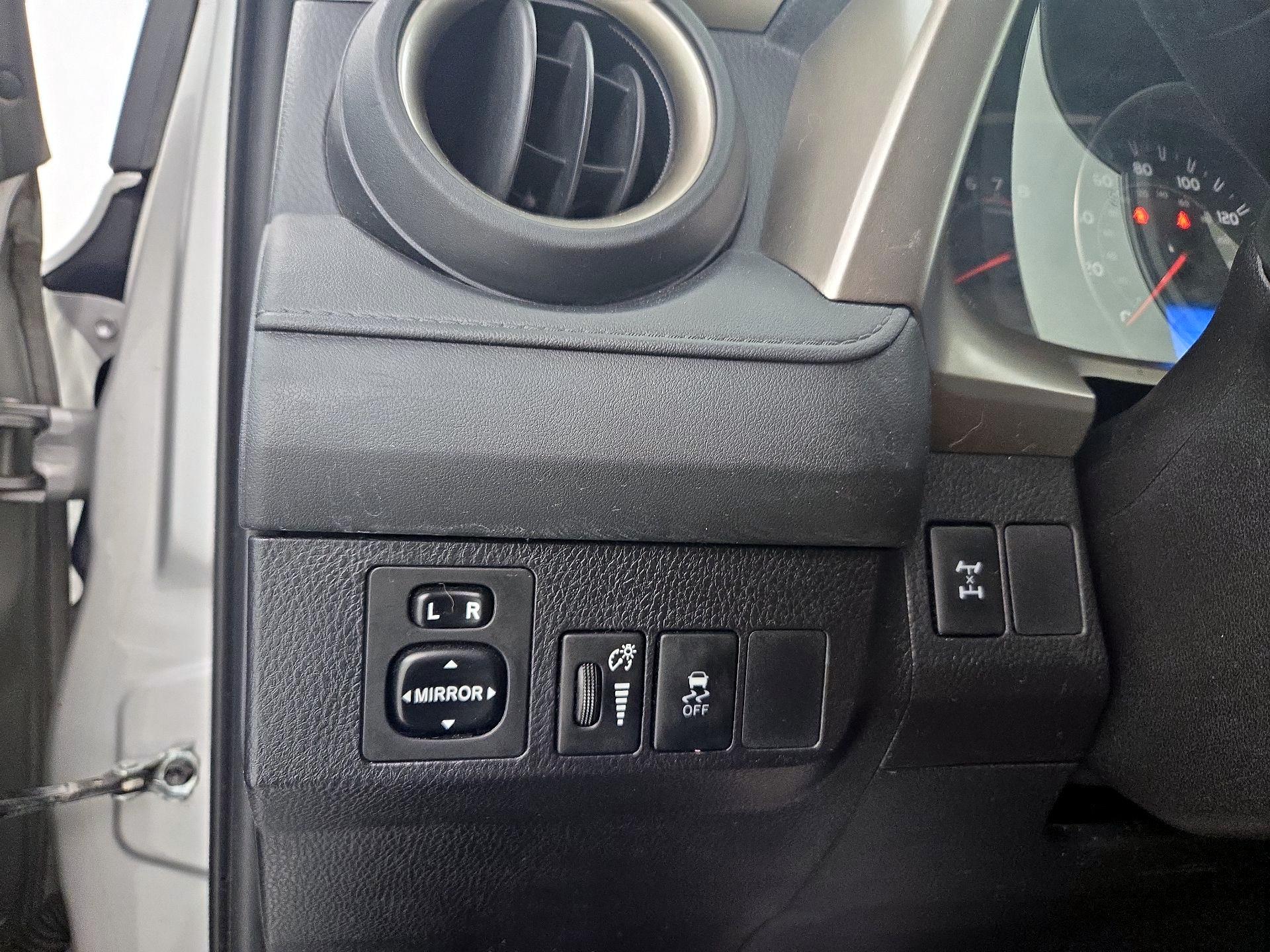Thumbnail: 2015 Toyota RAV4 - 13