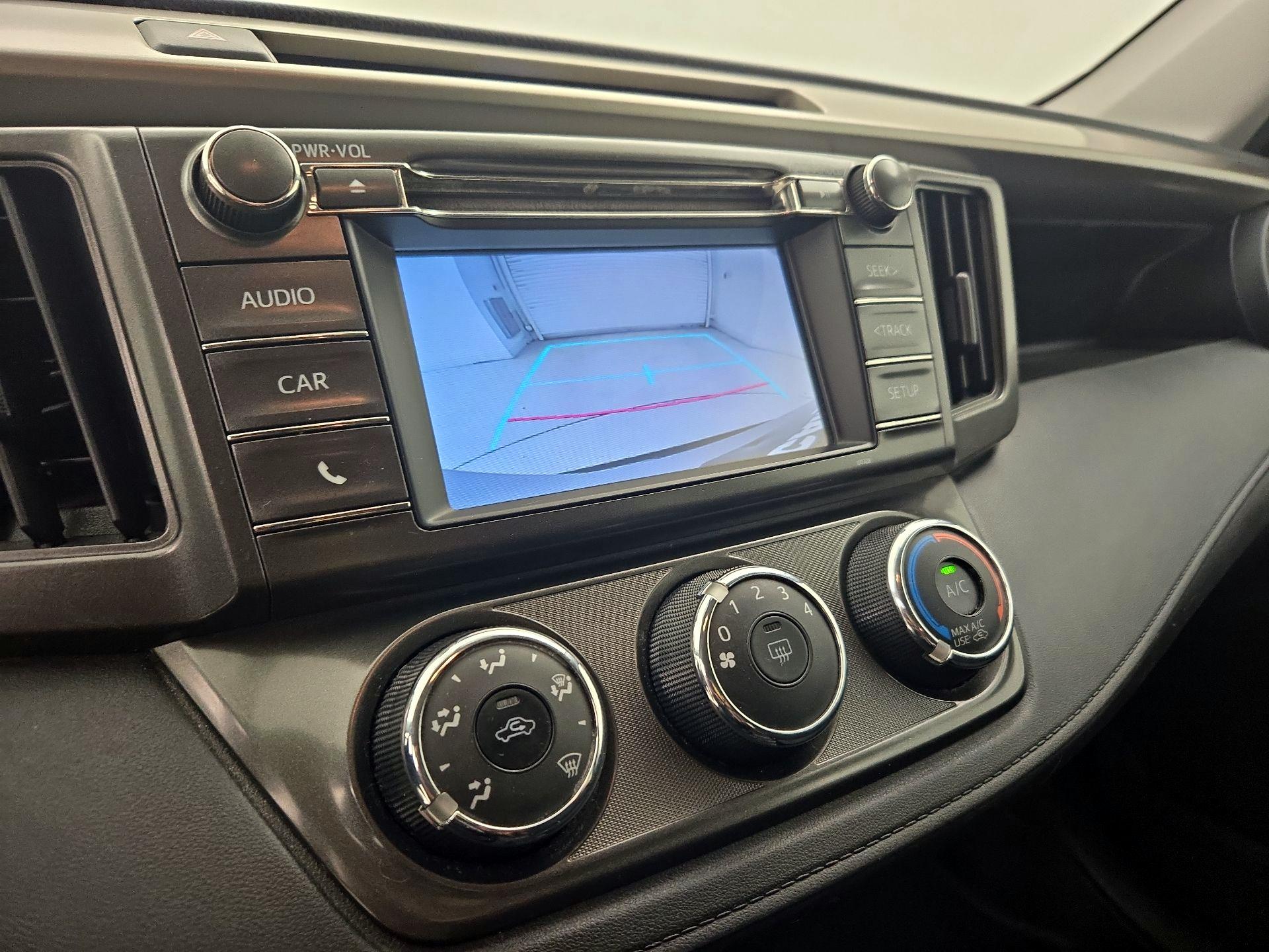 Thumbnail: 2015 Toyota RAV4 - 14