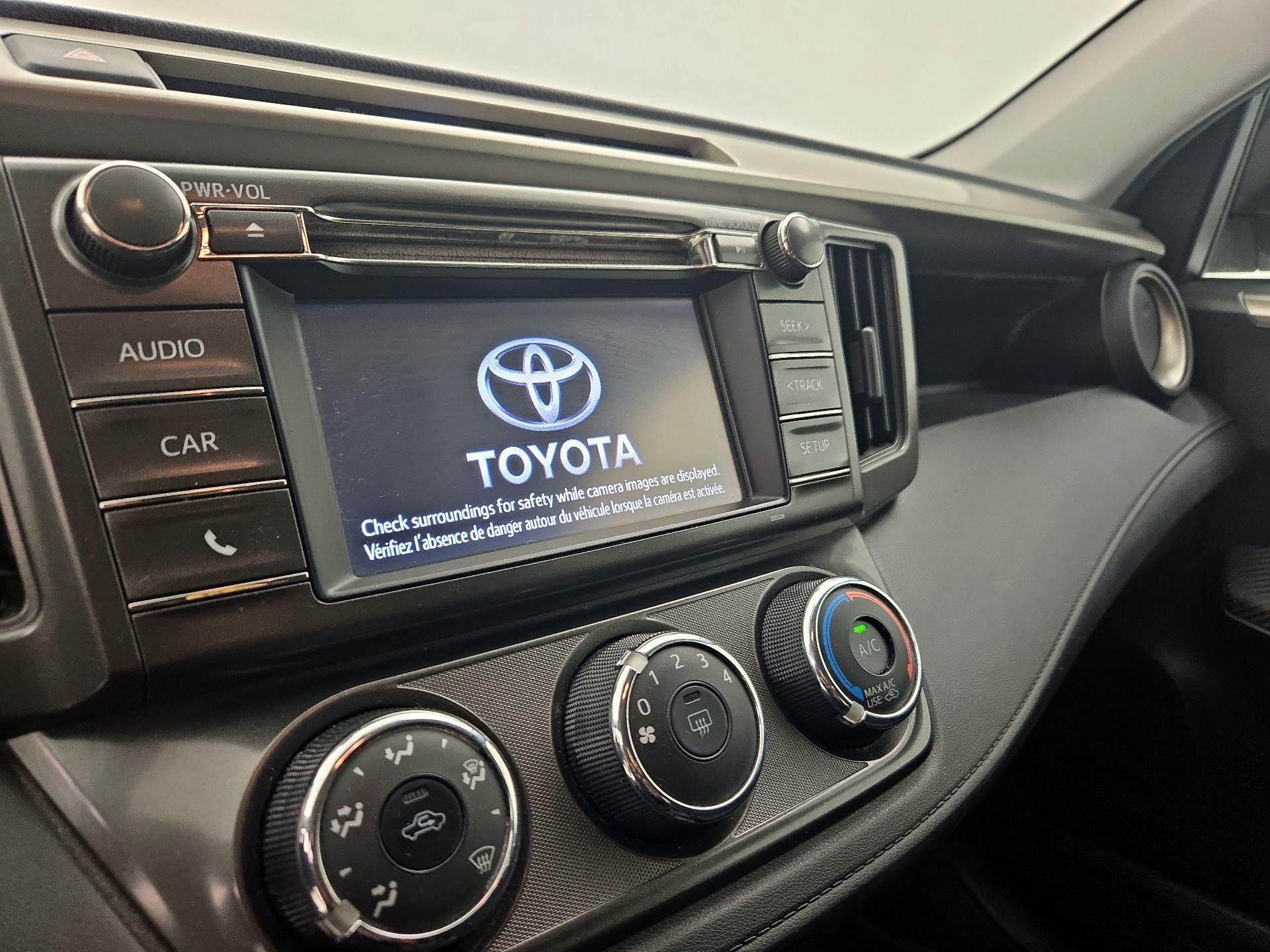 Thumbnail: 2015 Toyota RAV4 - 15
