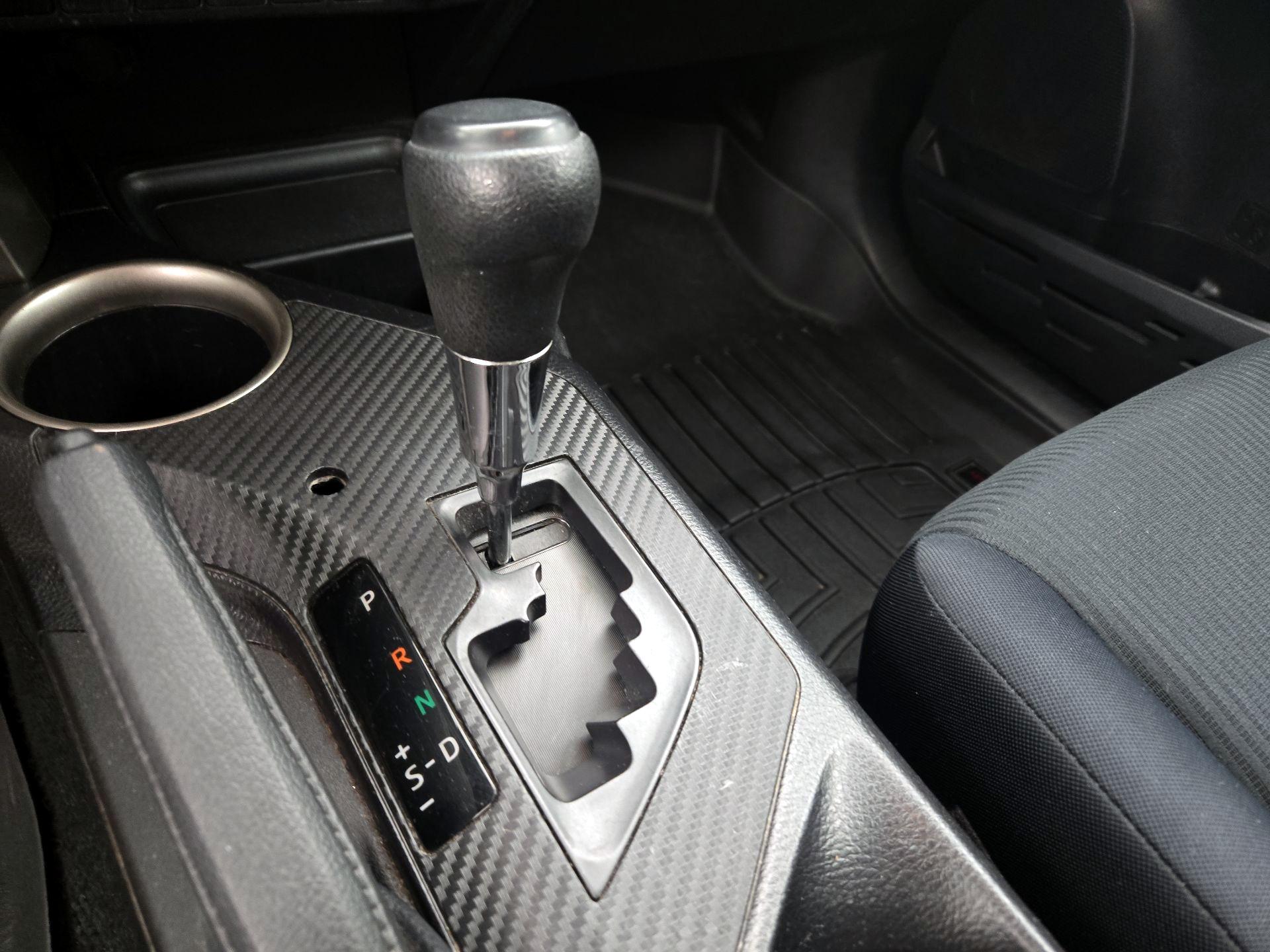 Thumbnail: 2015 Toyota RAV4 - 17