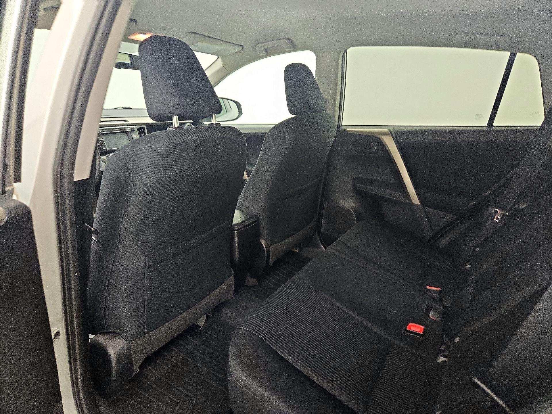 Thumbnail: 2015 Toyota RAV4 - 19