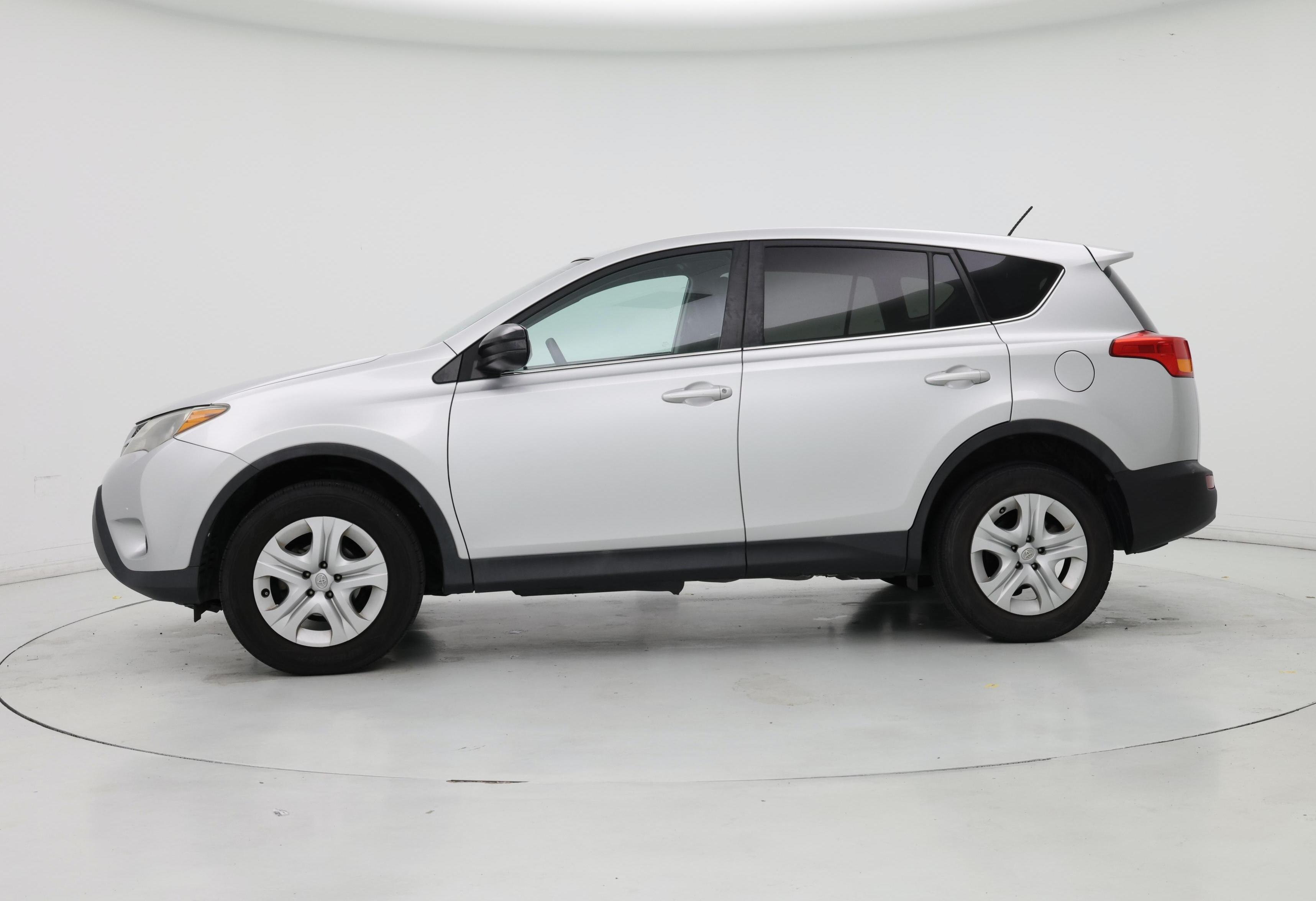 Thumbnail: 2015 Toyota RAV4 - 3