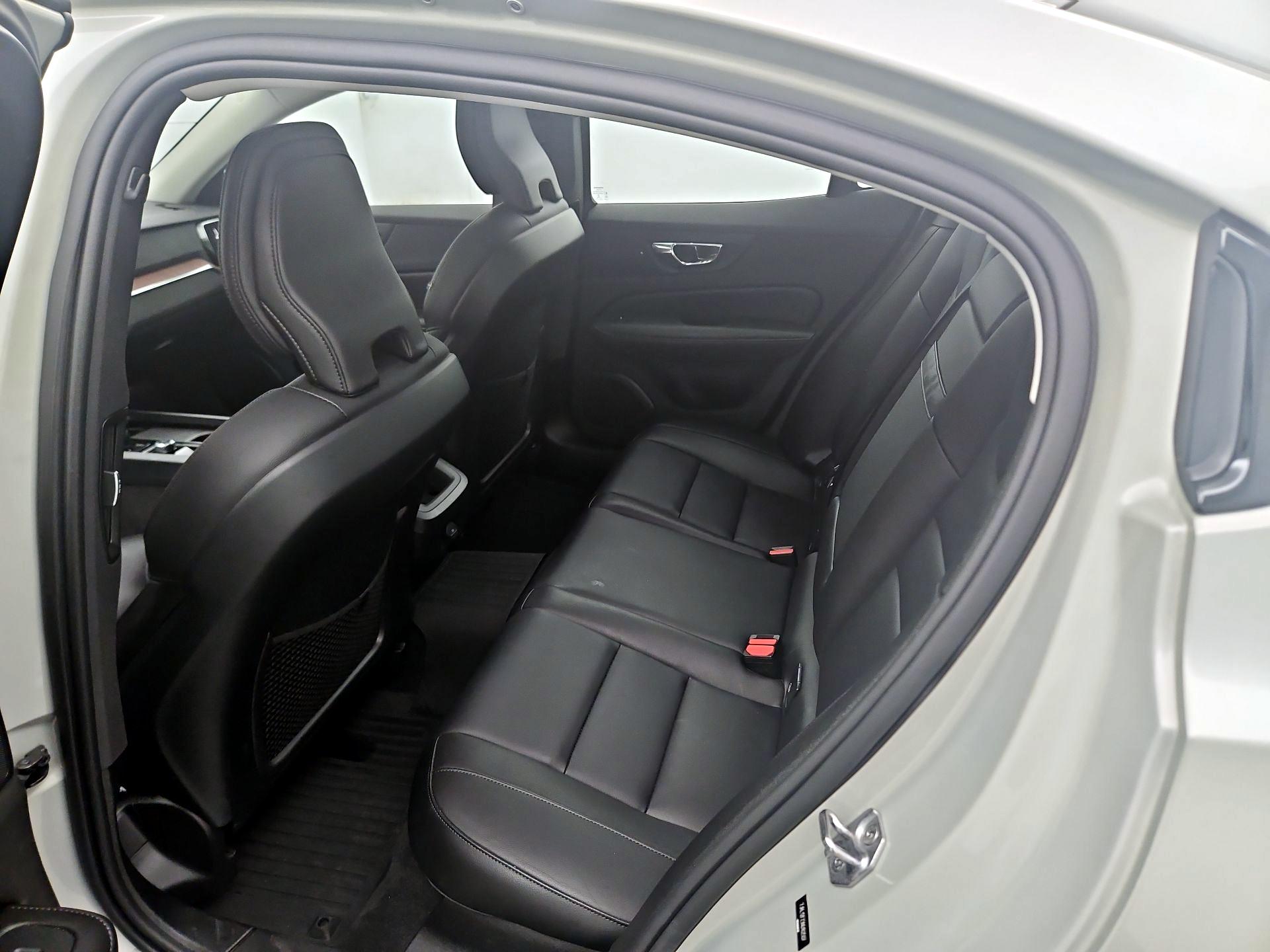 Thumbnail: 2022 Volvo S60 - 19
