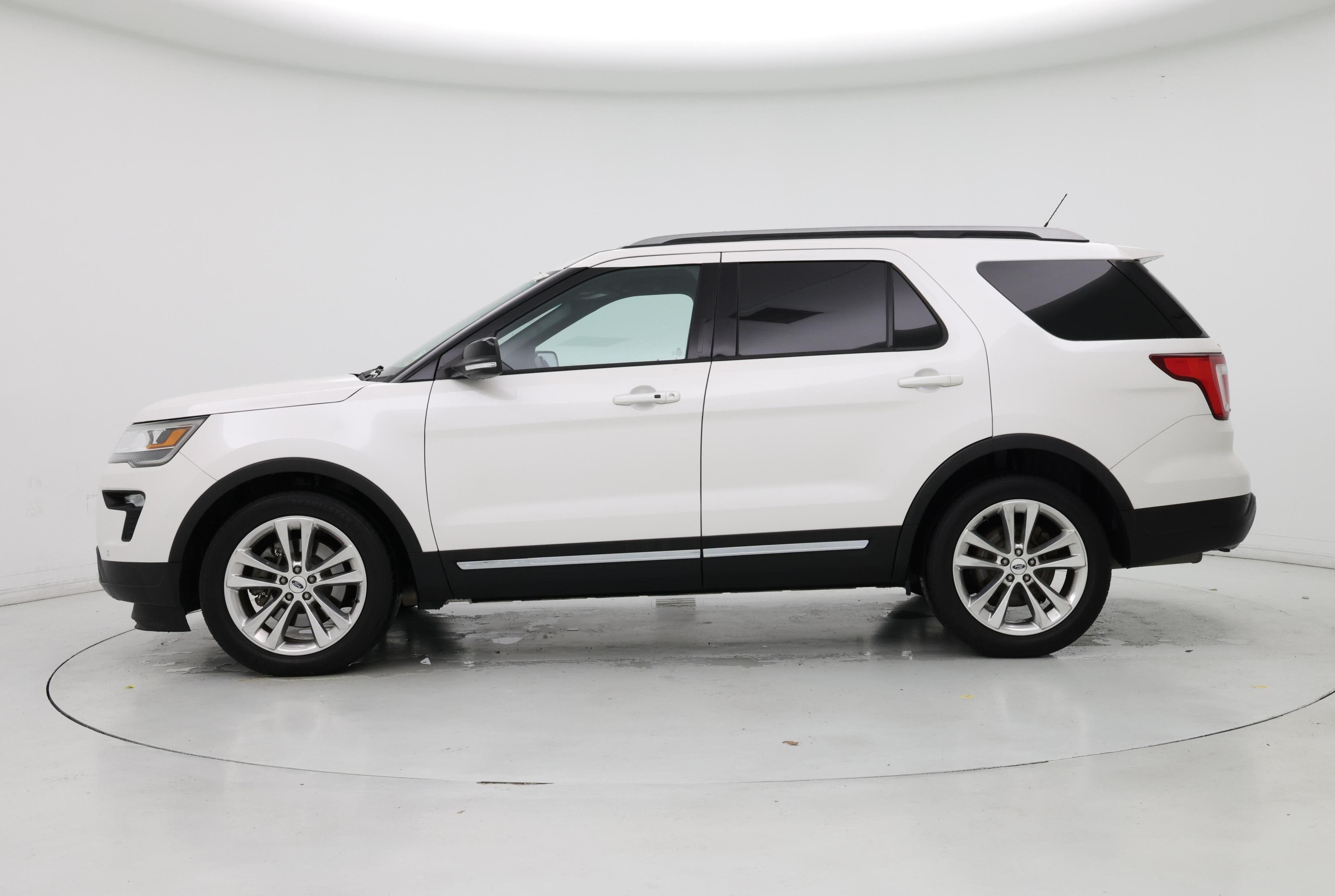 Thumbnail: 2018 Ford Explorer - 3