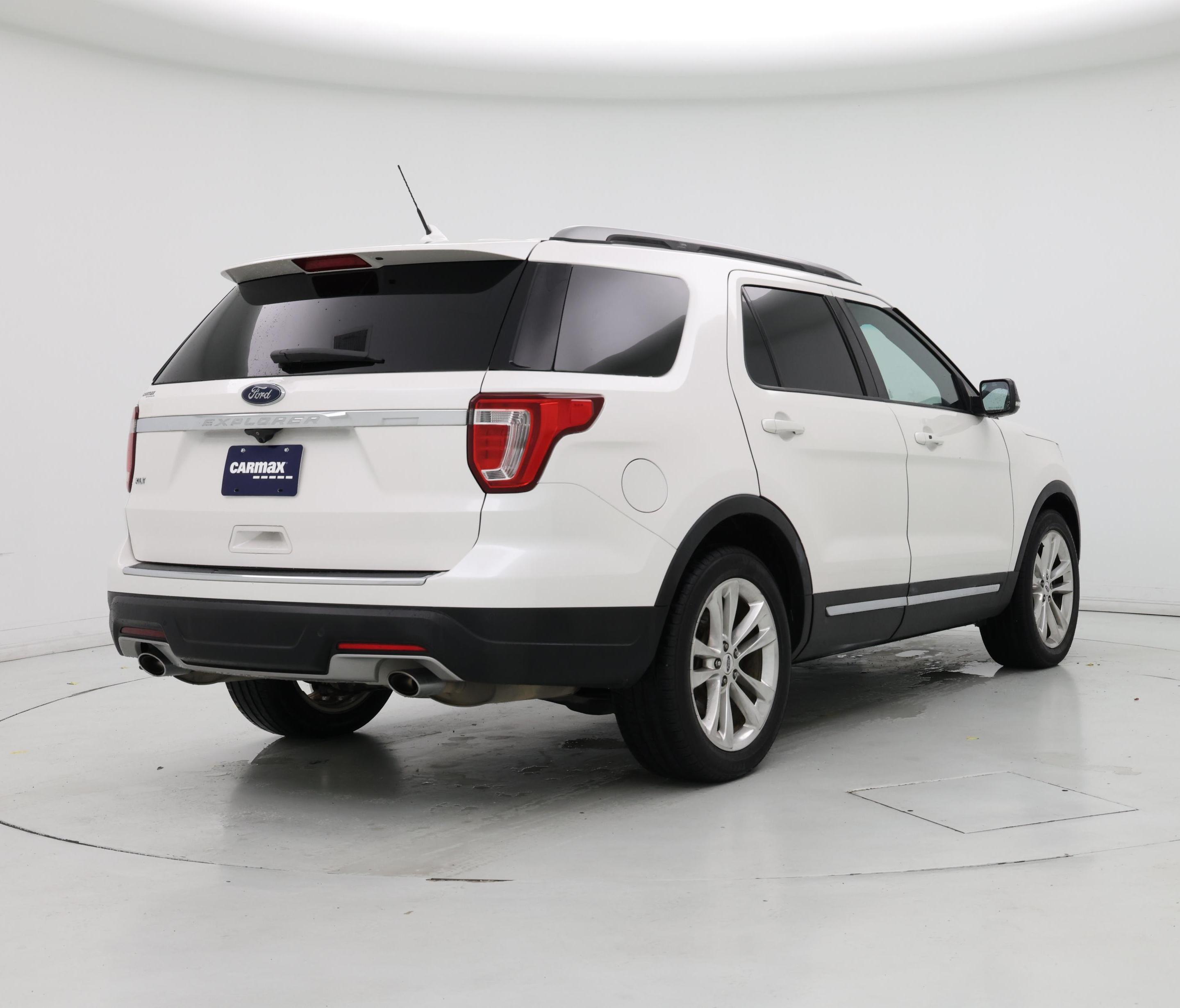 Thumbnail: 2018 Ford Explorer - 8