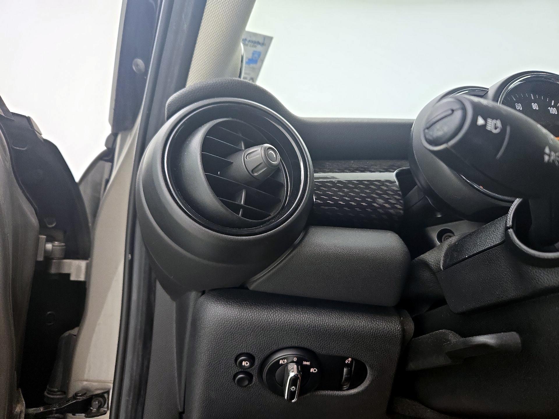 Thumbnail: 2017 MINI Cooper Hardtop - 13