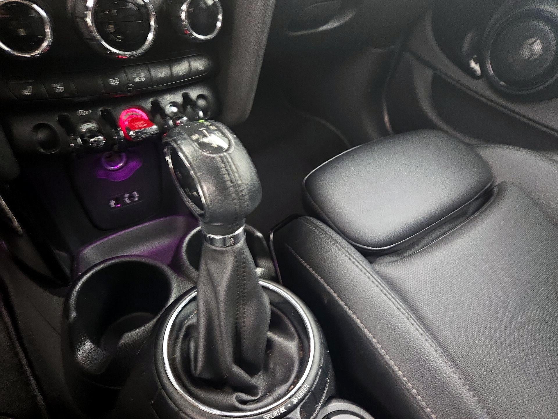 Thumbnail: 2017 MINI Cooper Hardtop - 16