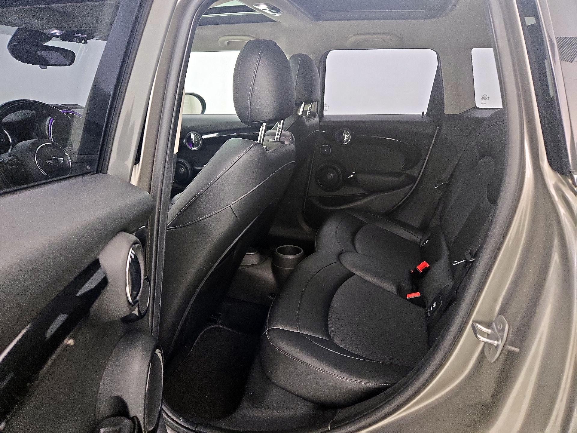 Thumbnail: 2017 MINI Cooper Hardtop - 19