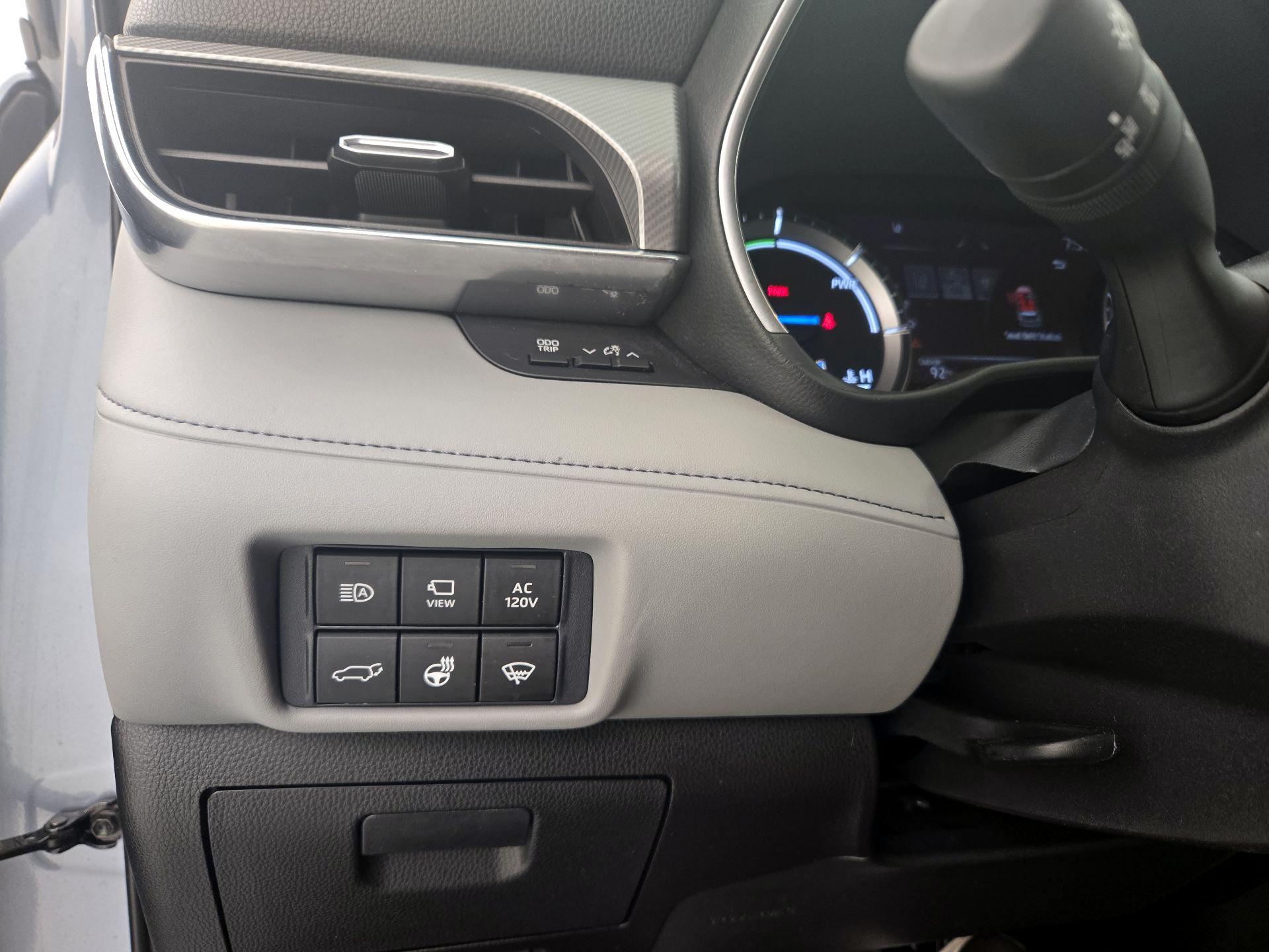 Thumbnail: 2021 Toyota Highlander - 13