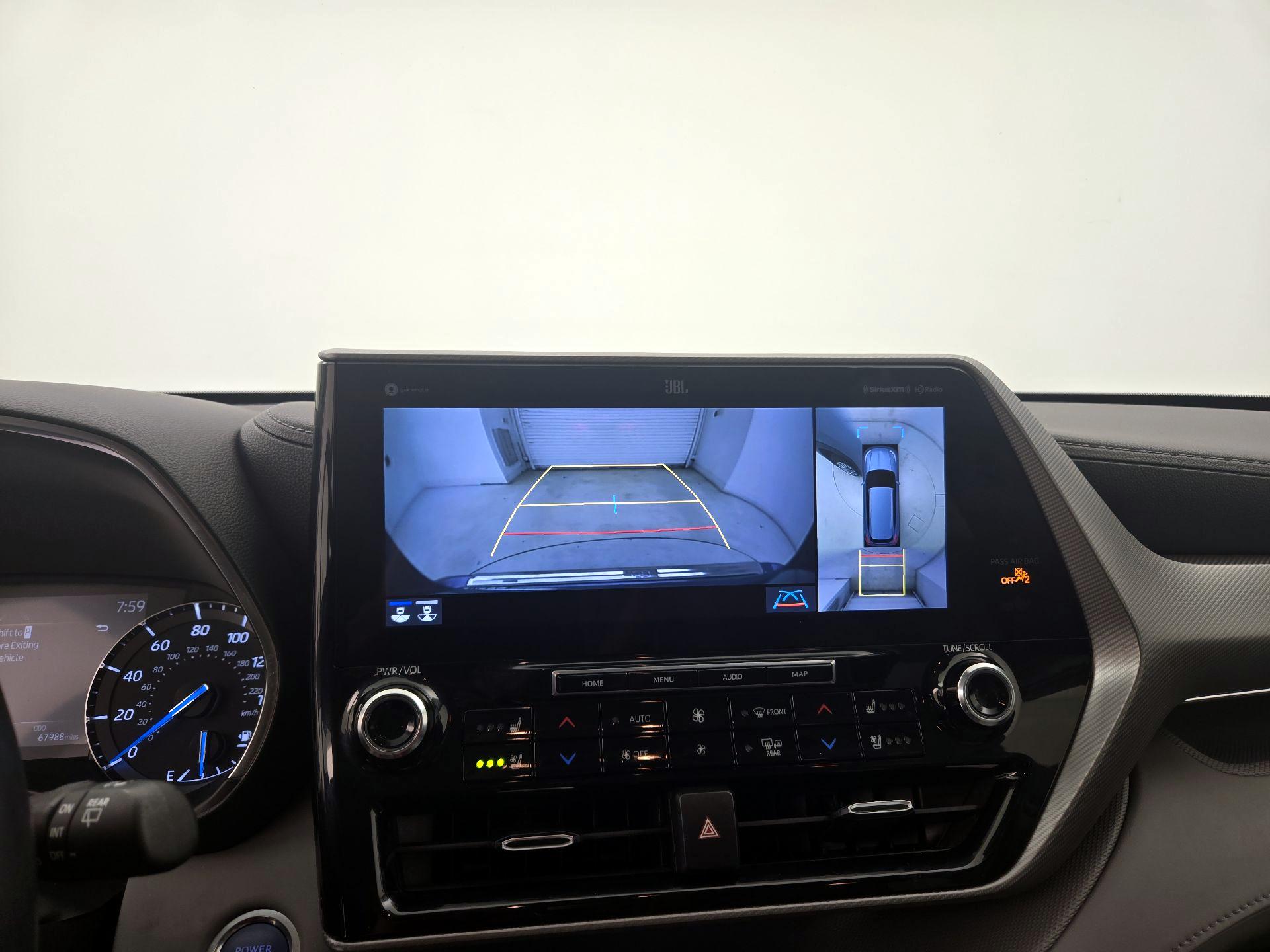 Thumbnail: 2021 Toyota Highlander - 15