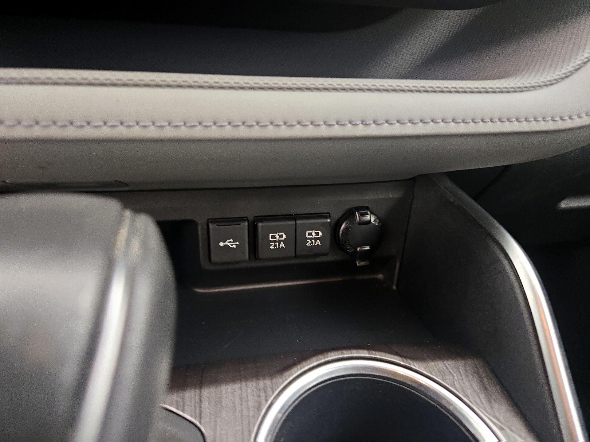 Thumbnail: 2021 Toyota Highlander - 19