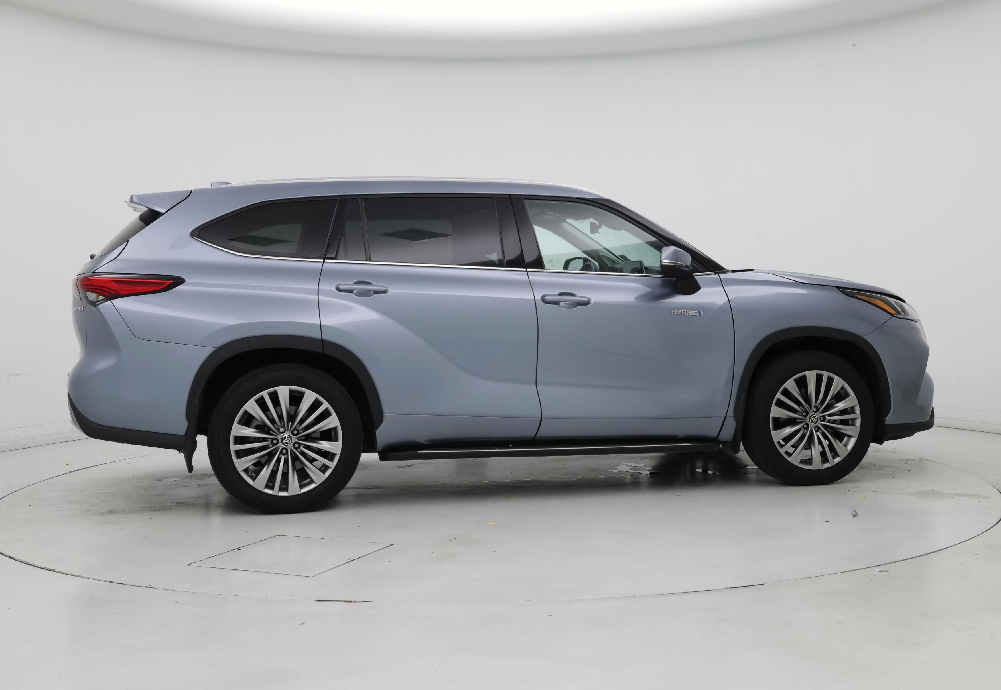 Thumbnail: 2021 Toyota Highlander - 7