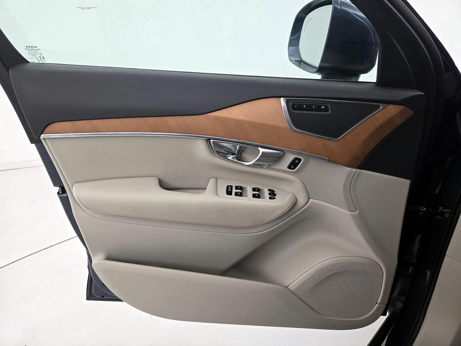 Thumbnail: 2021 Volvo XC90 - 12