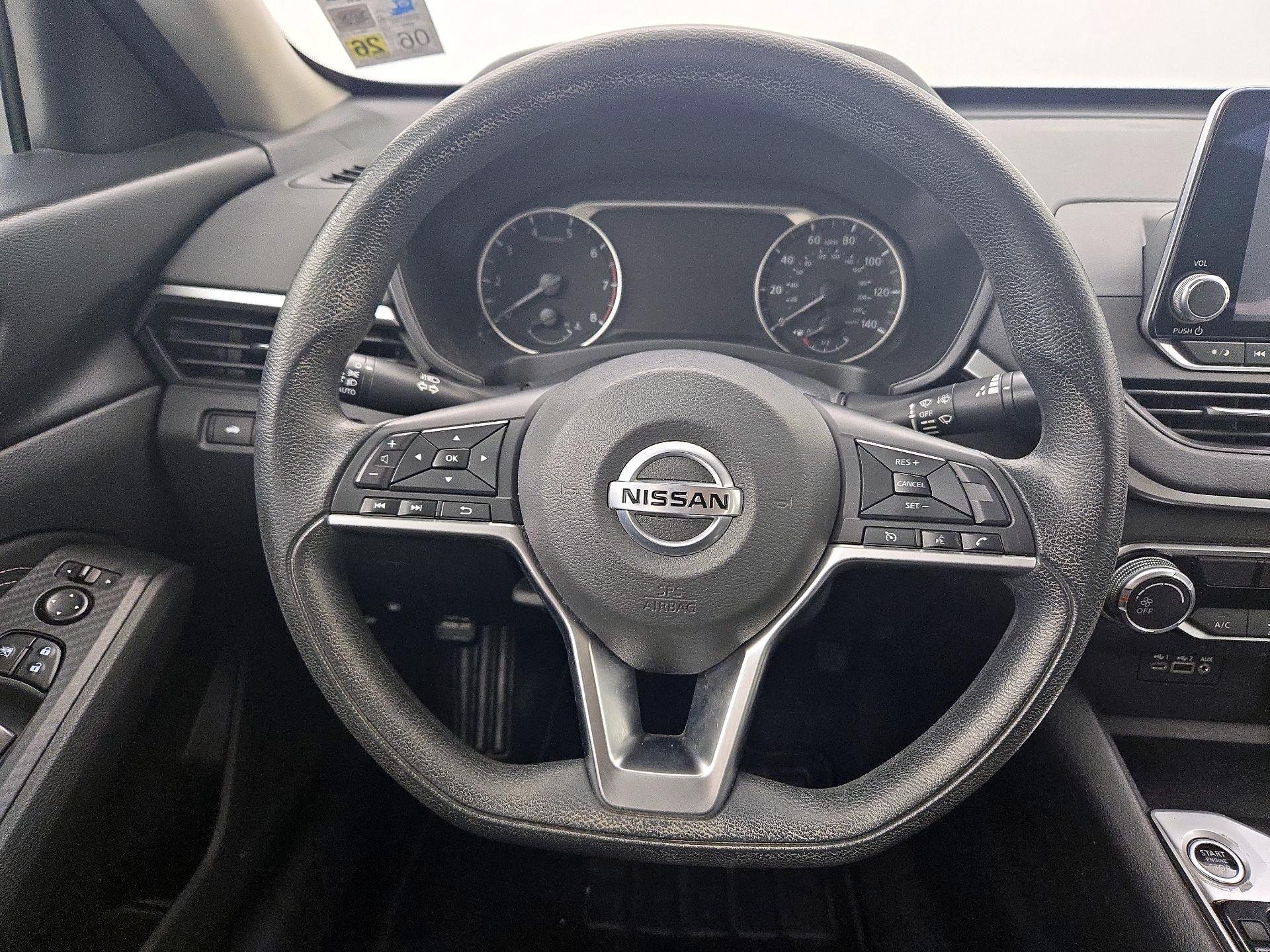 Thumbnail: 2020 Nissan Altima - 10