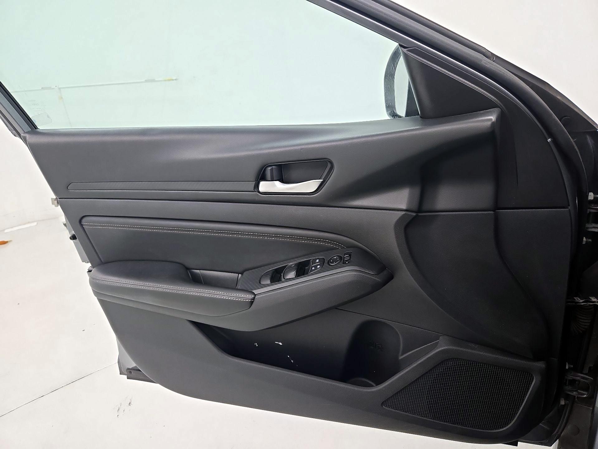 Thumbnail: 2020 Nissan Altima - 12