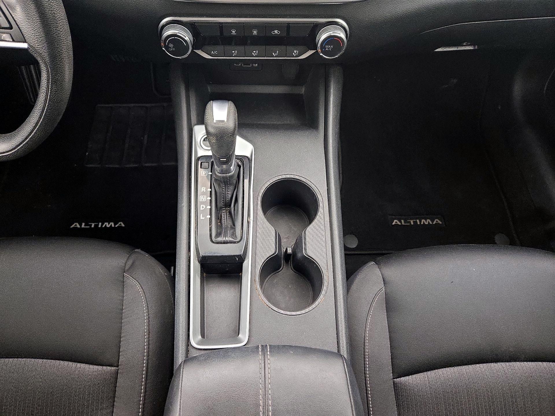 Thumbnail: 2020 Nissan Altima - 17