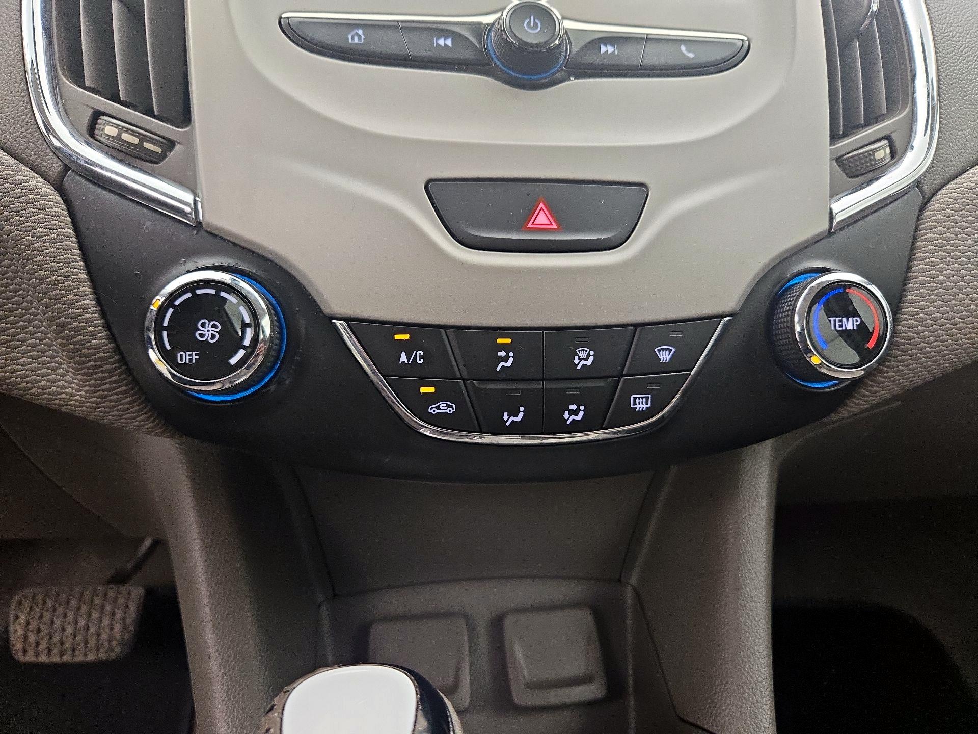Thumbnail: 2017 Chevrolet Cruze - 16