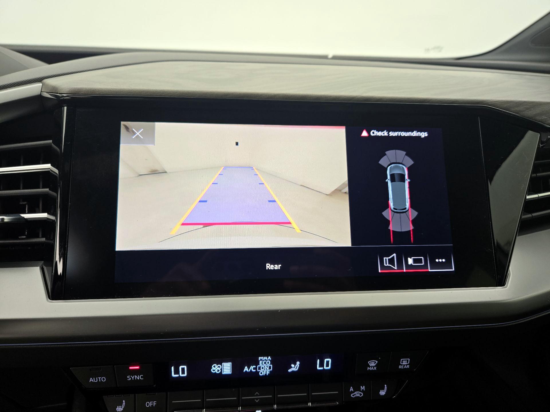 Thumbnail: 2022 Audi Q4 e-tron - 14