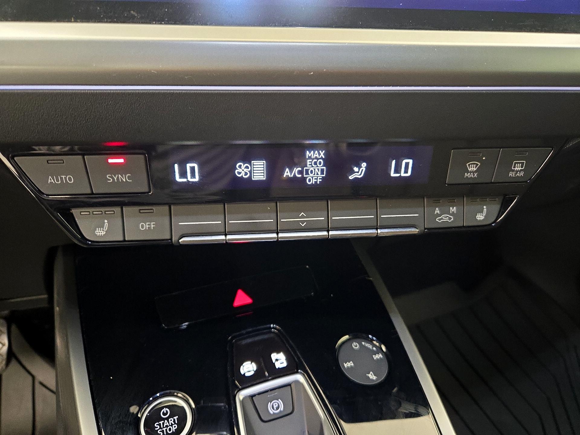 Thumbnail: 2022 Audi Q4 e-tron - 16