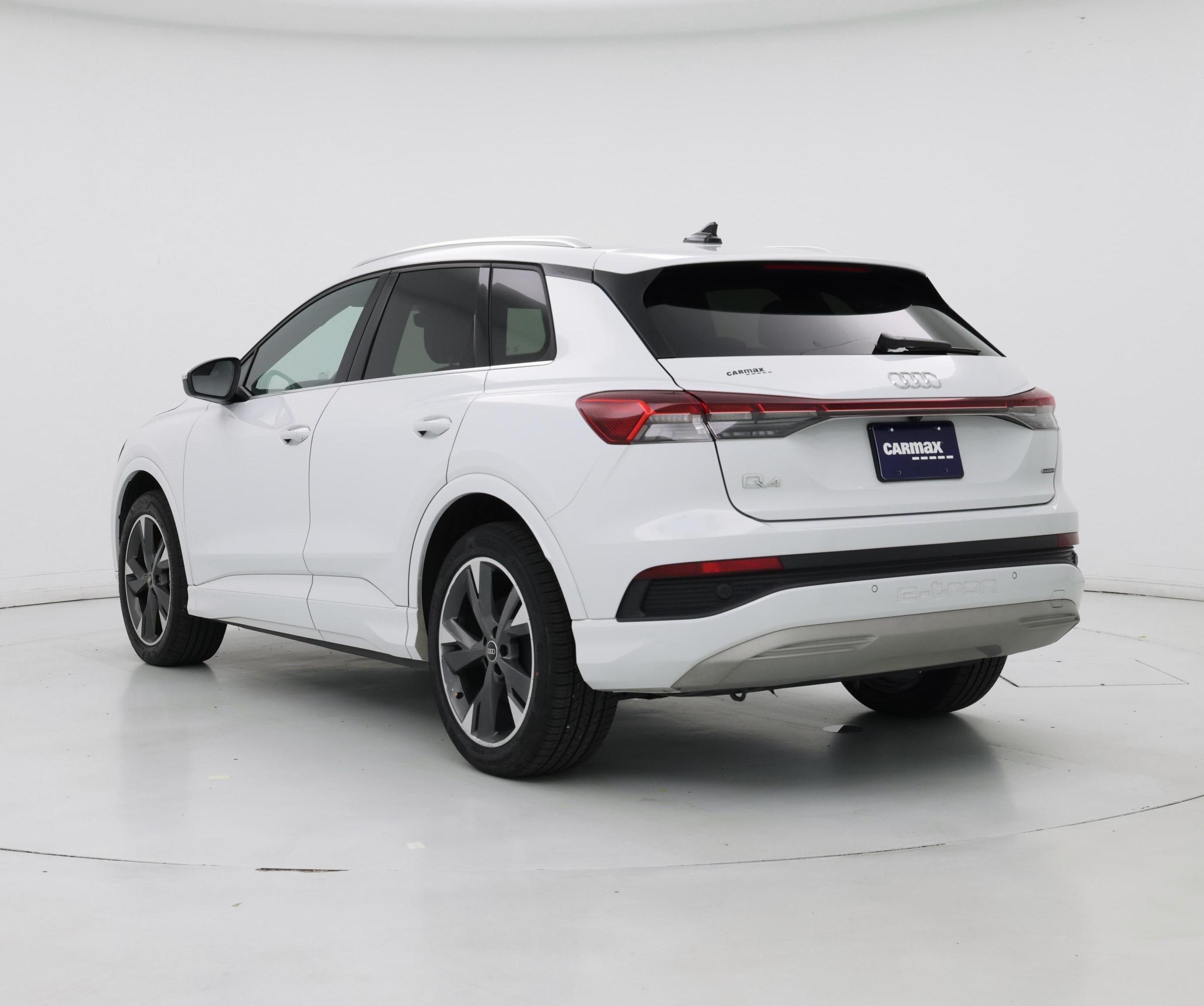 Thumbnail: 2022 Audi Q4 e-tron - 2