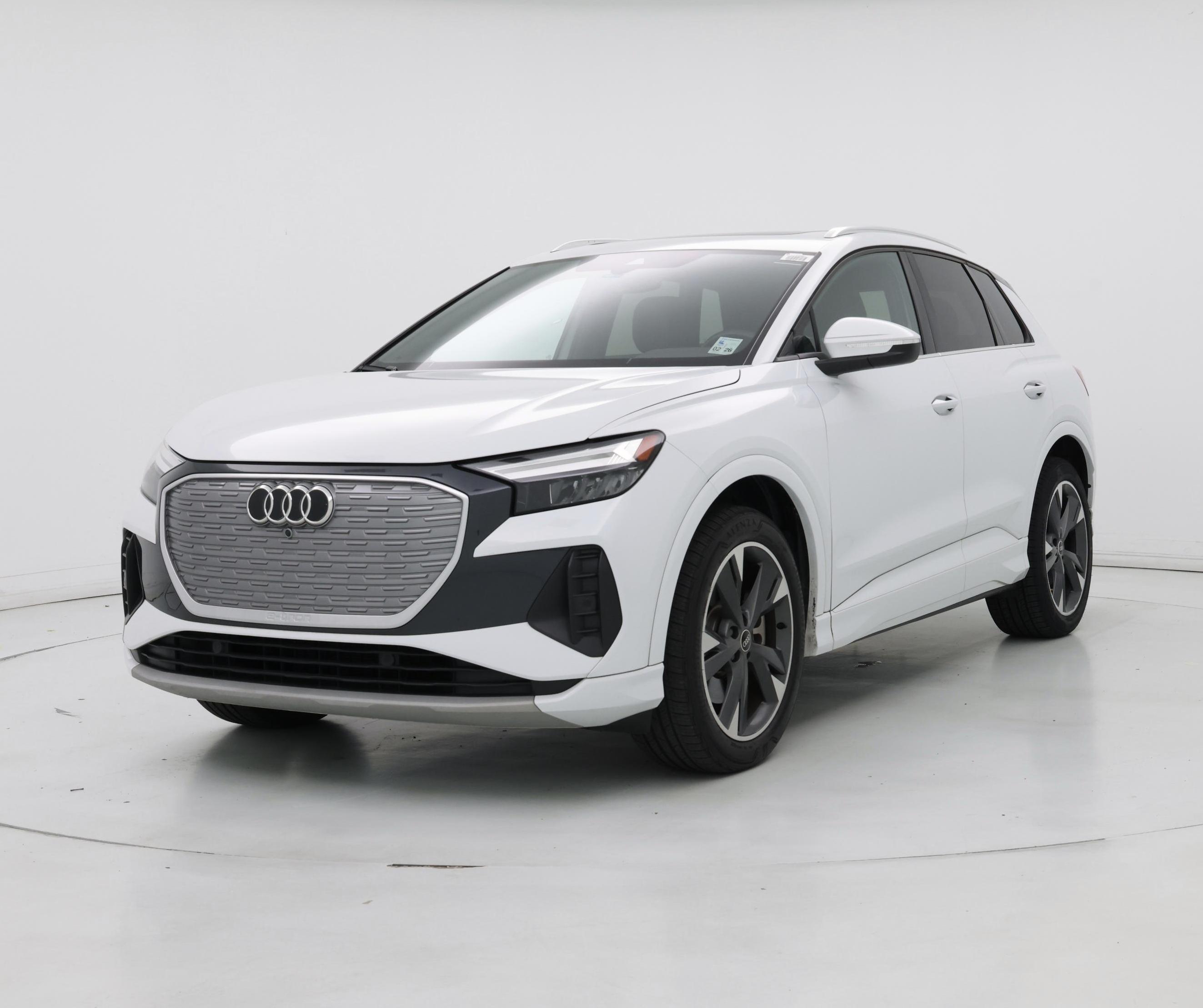 Thumbnail: 2022 Audi Q4 e-tron - 4