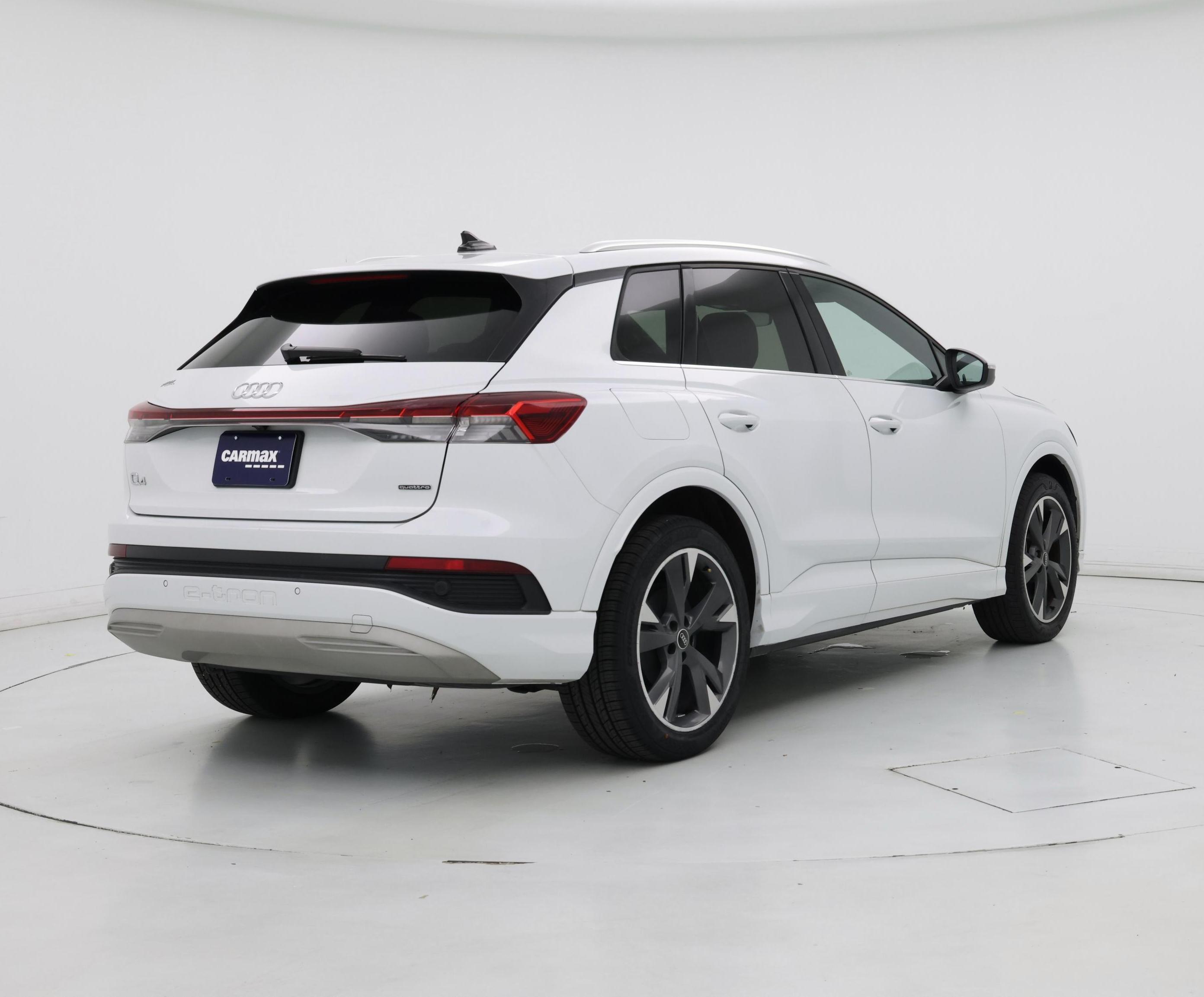 Thumbnail: 2022 Audi Q4 e-tron - 8