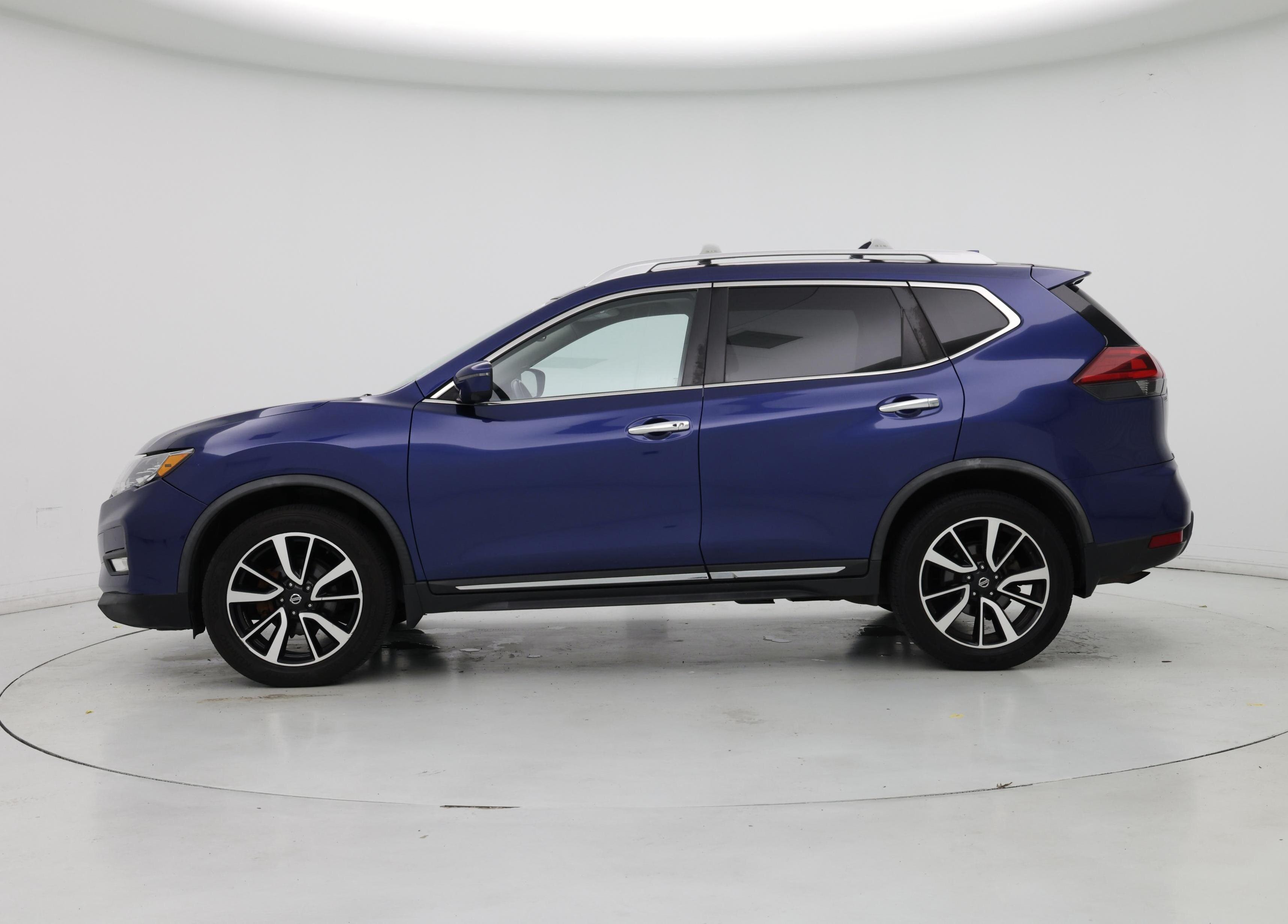 Thumbnail: 2018 Nissan Rogue - 3