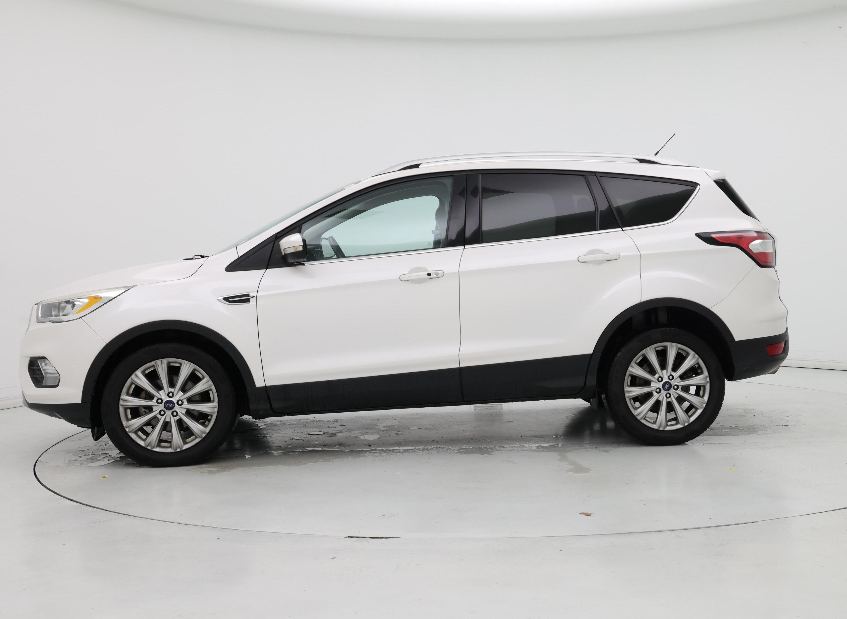 Thumbnail: 2017 Ford Escape - 3