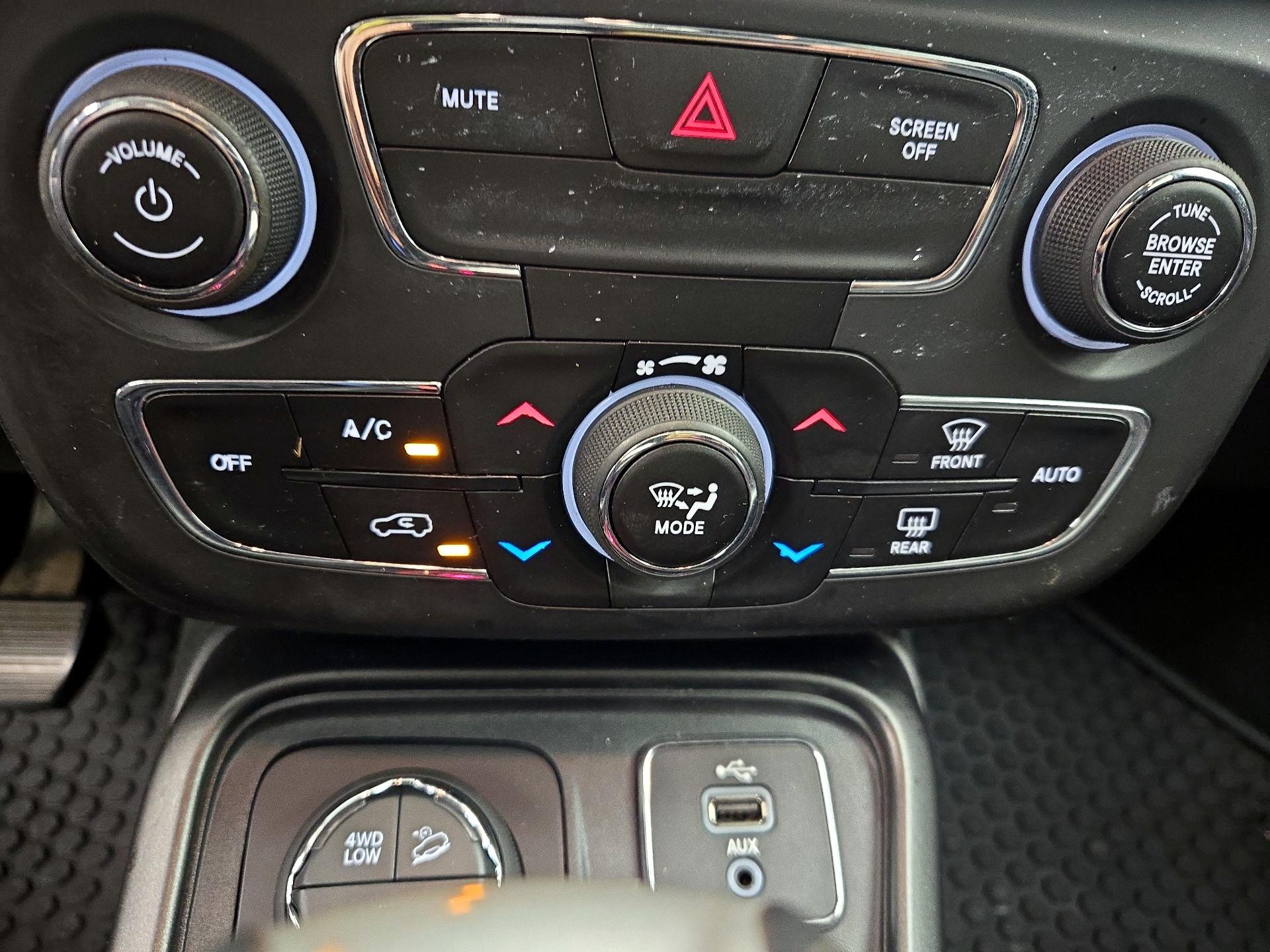 Thumbnail: 2018 Jeep Compass - 16