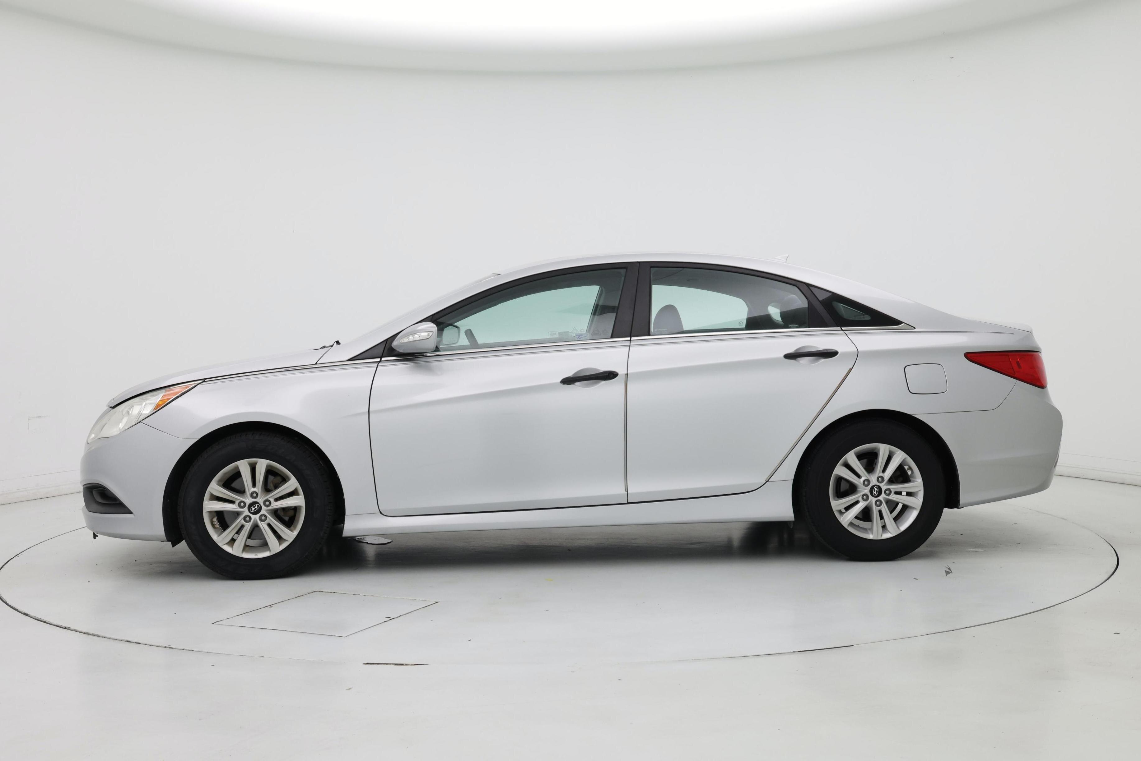 Thumbnail: 2014 Hyundai Sonata - 3
