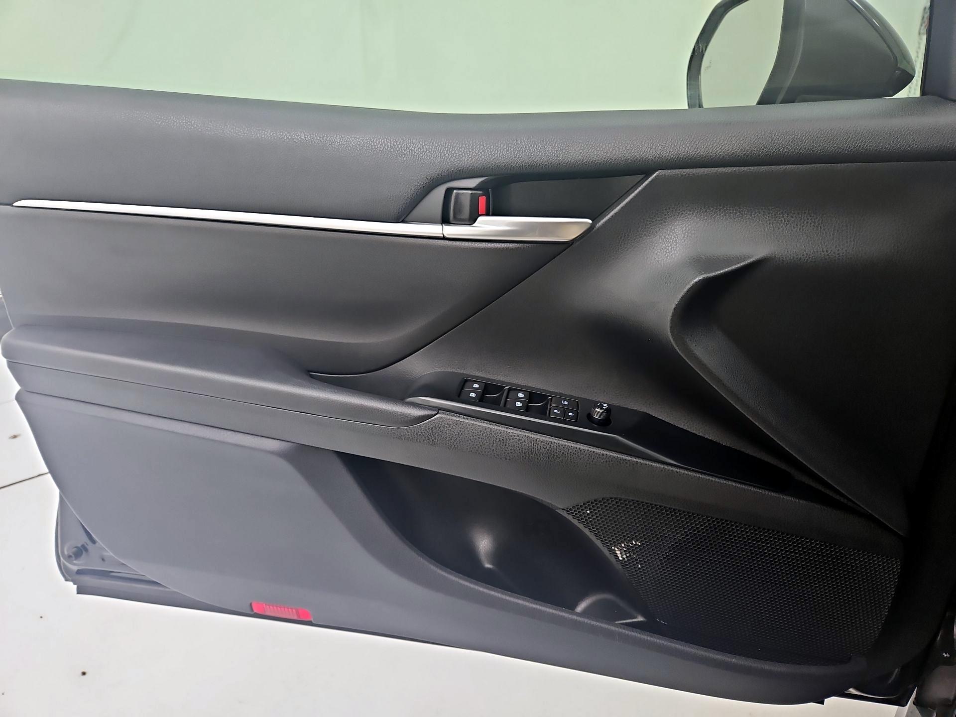 Thumbnail: 2020 Toyota Camry - 12
