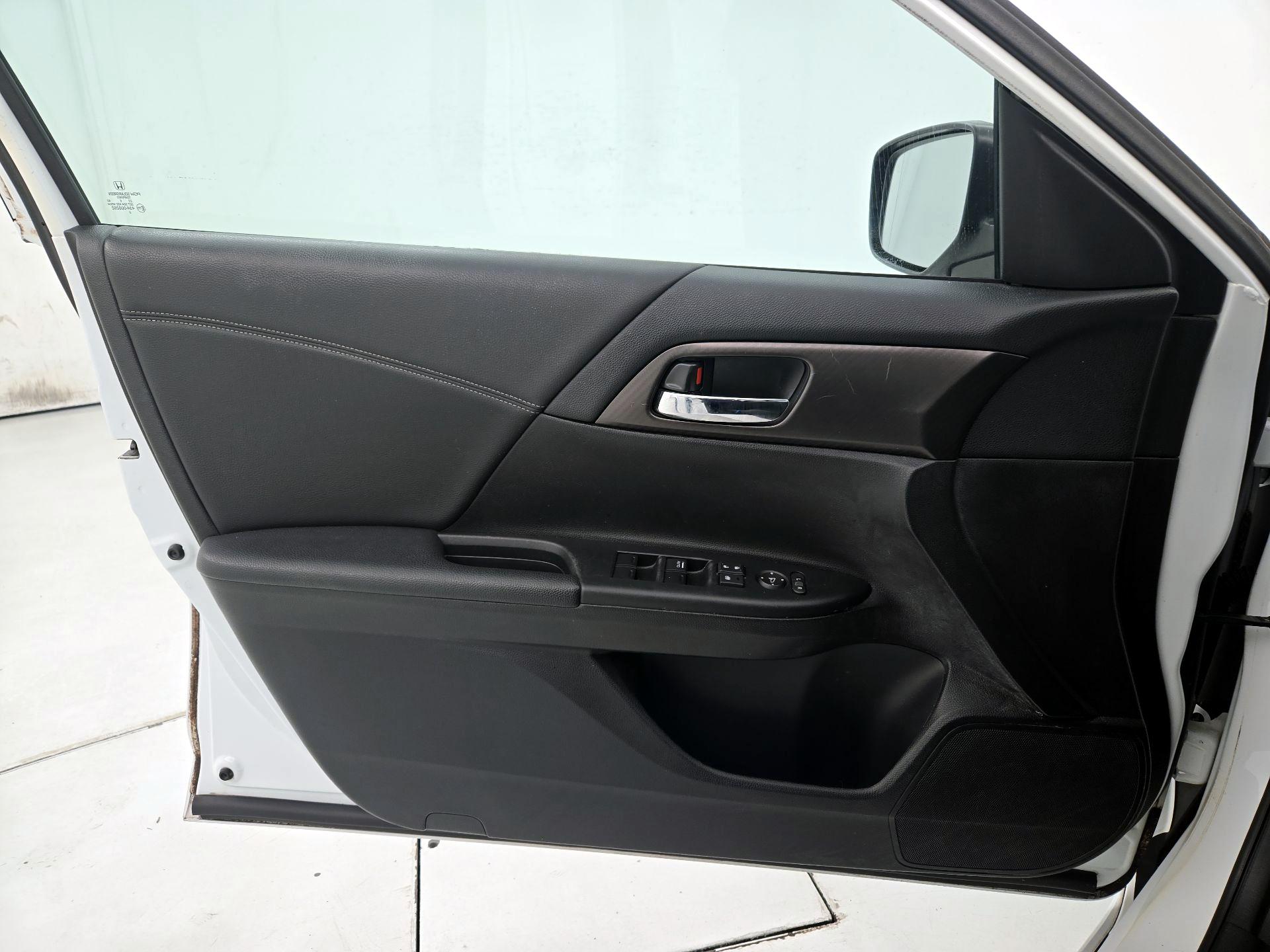 Thumbnail: 2016 Honda Accord - 12