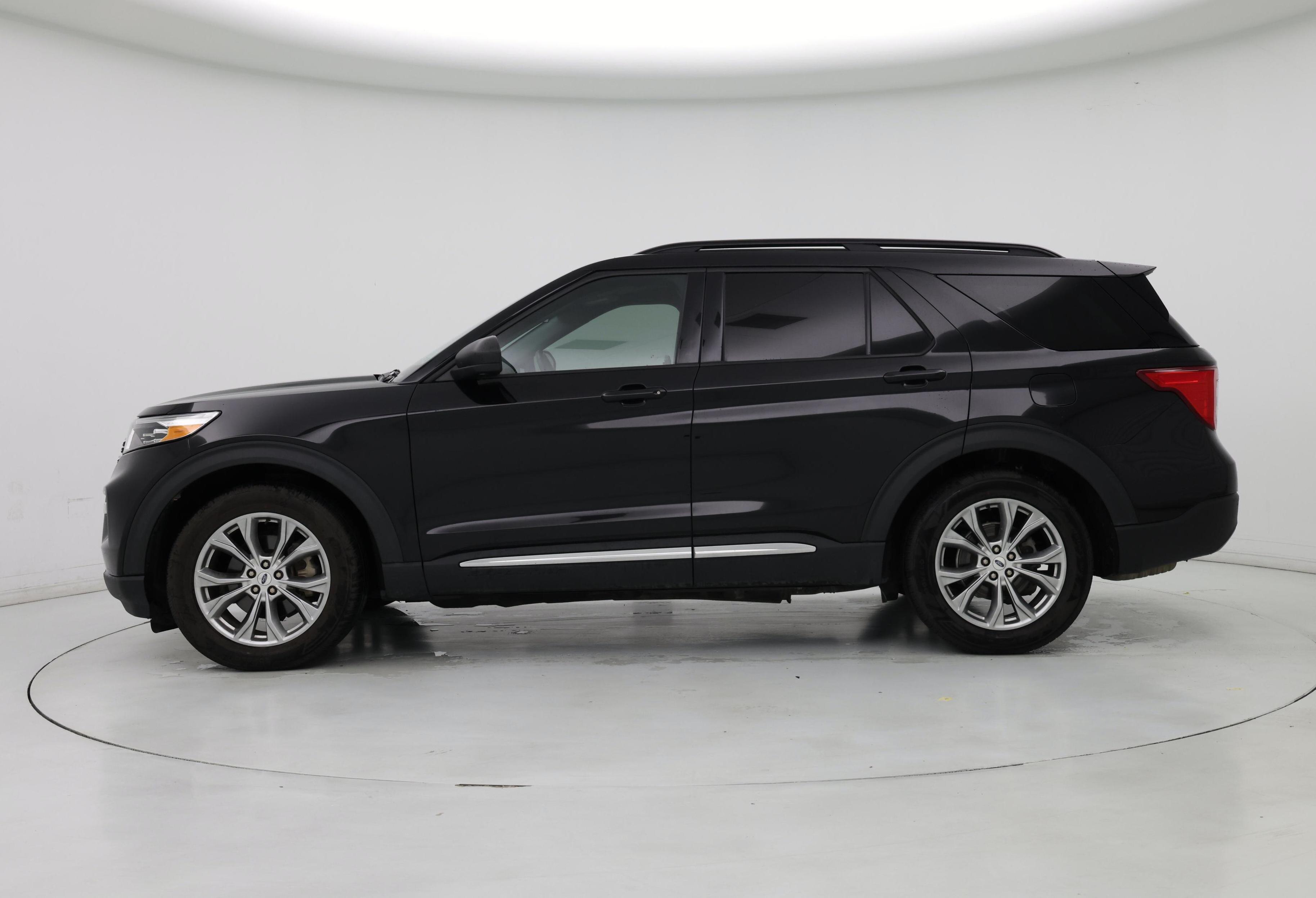 Thumbnail: 2022 Ford Explorer - 3