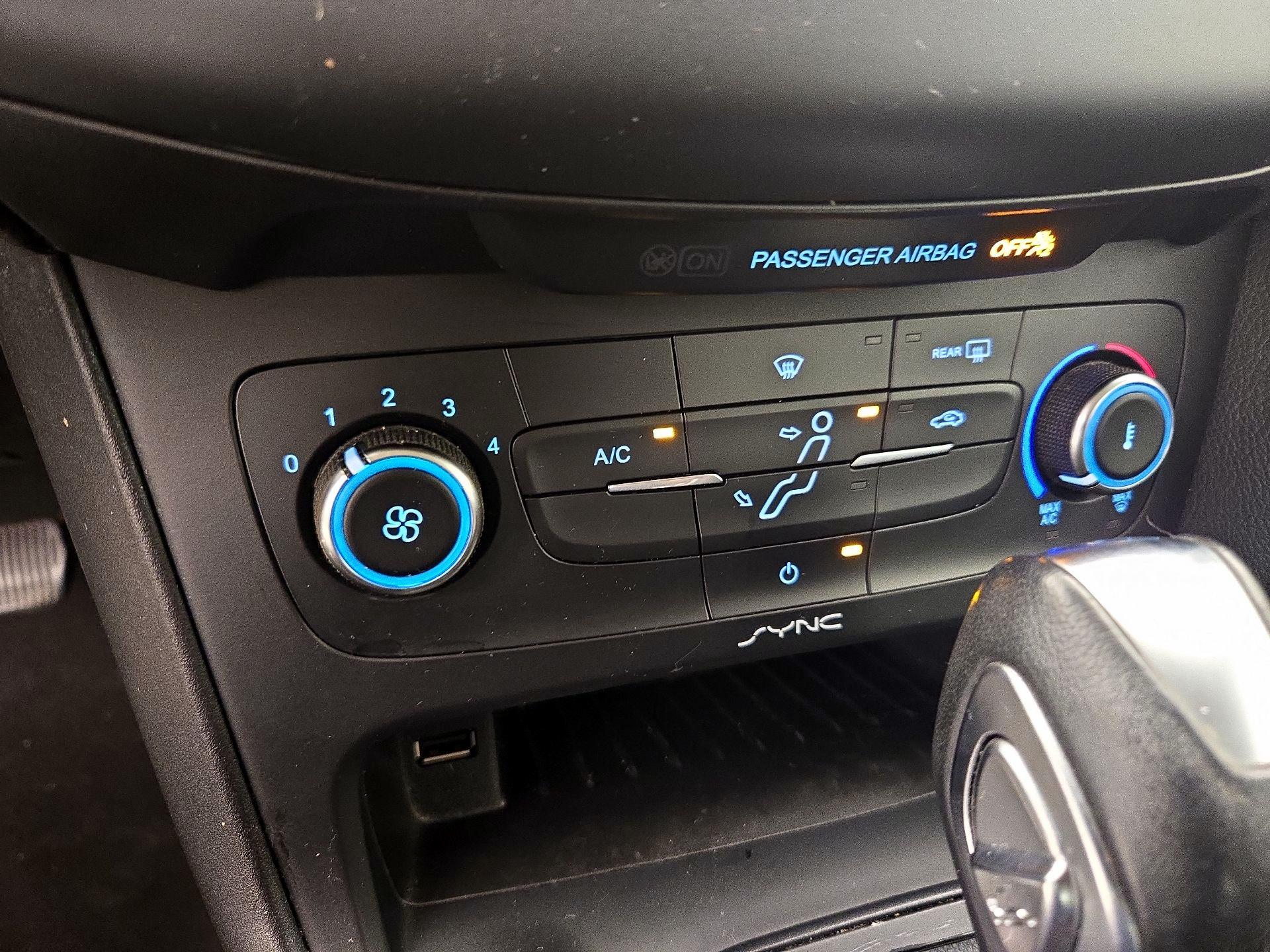 Thumbnail: 2016 Ford Focus - 16