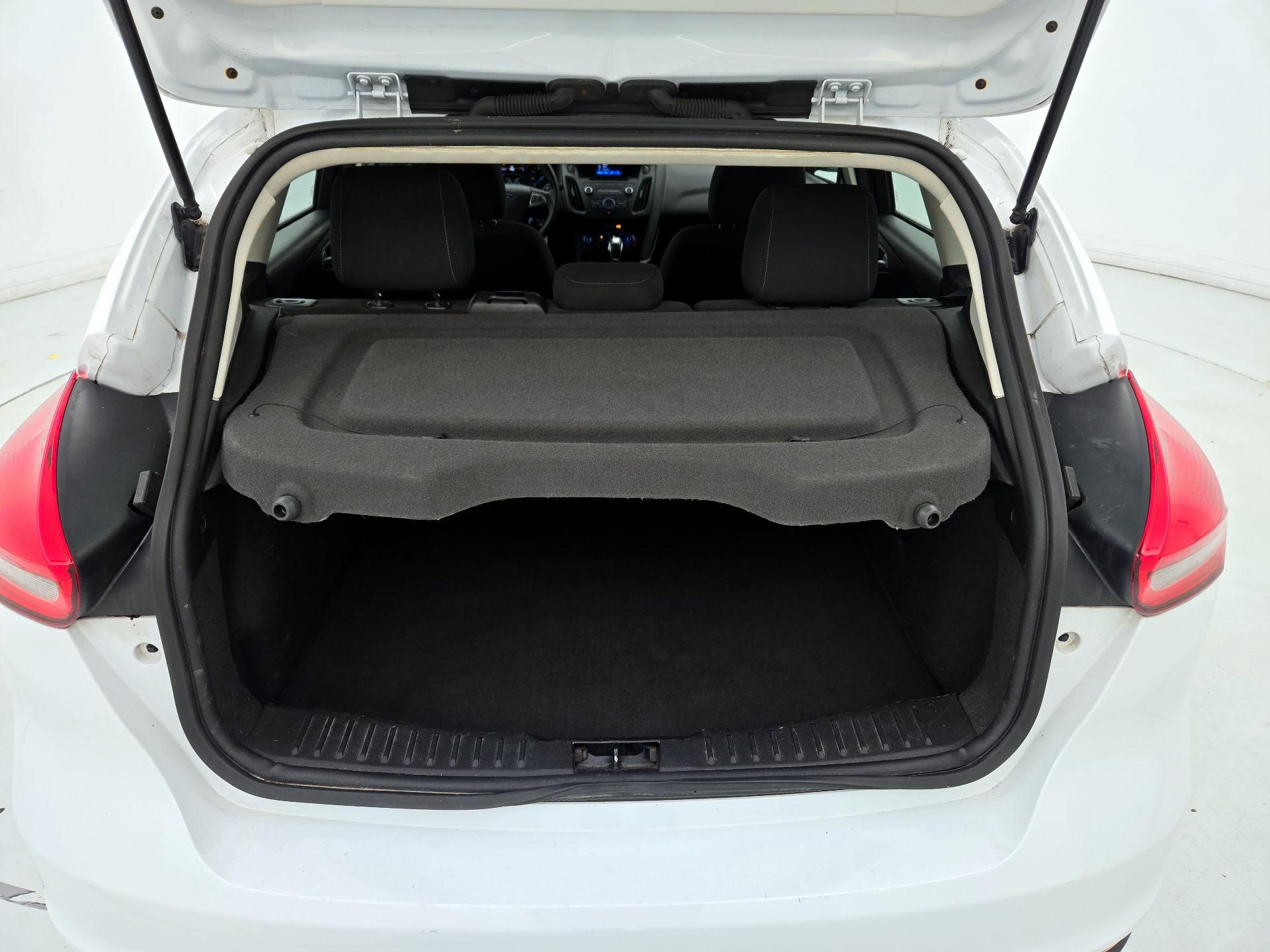 Thumbnail: 2016 Ford Focus - 20