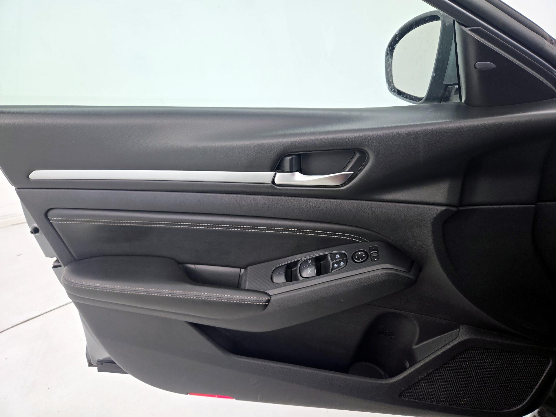 Thumbnail: 2019 Nissan Altima - 12