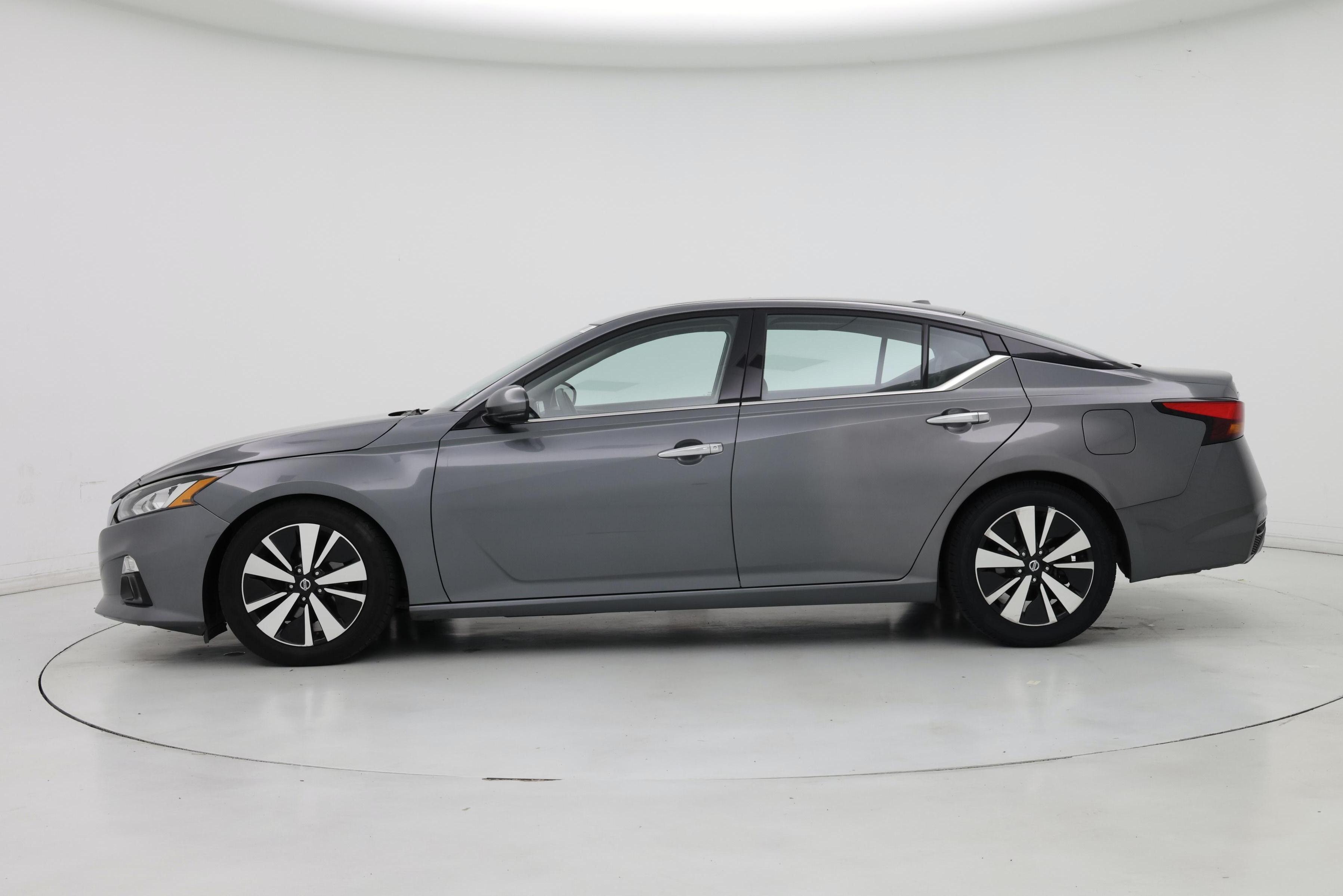 Thumbnail: 2019 Nissan Altima - 3