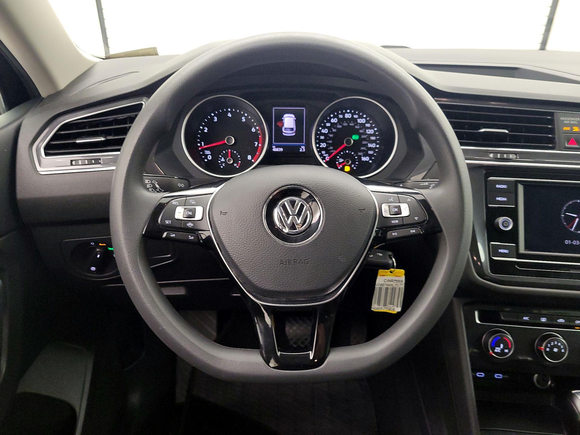 Thumbnail: 2020 Volkswagen Tiguan - 10