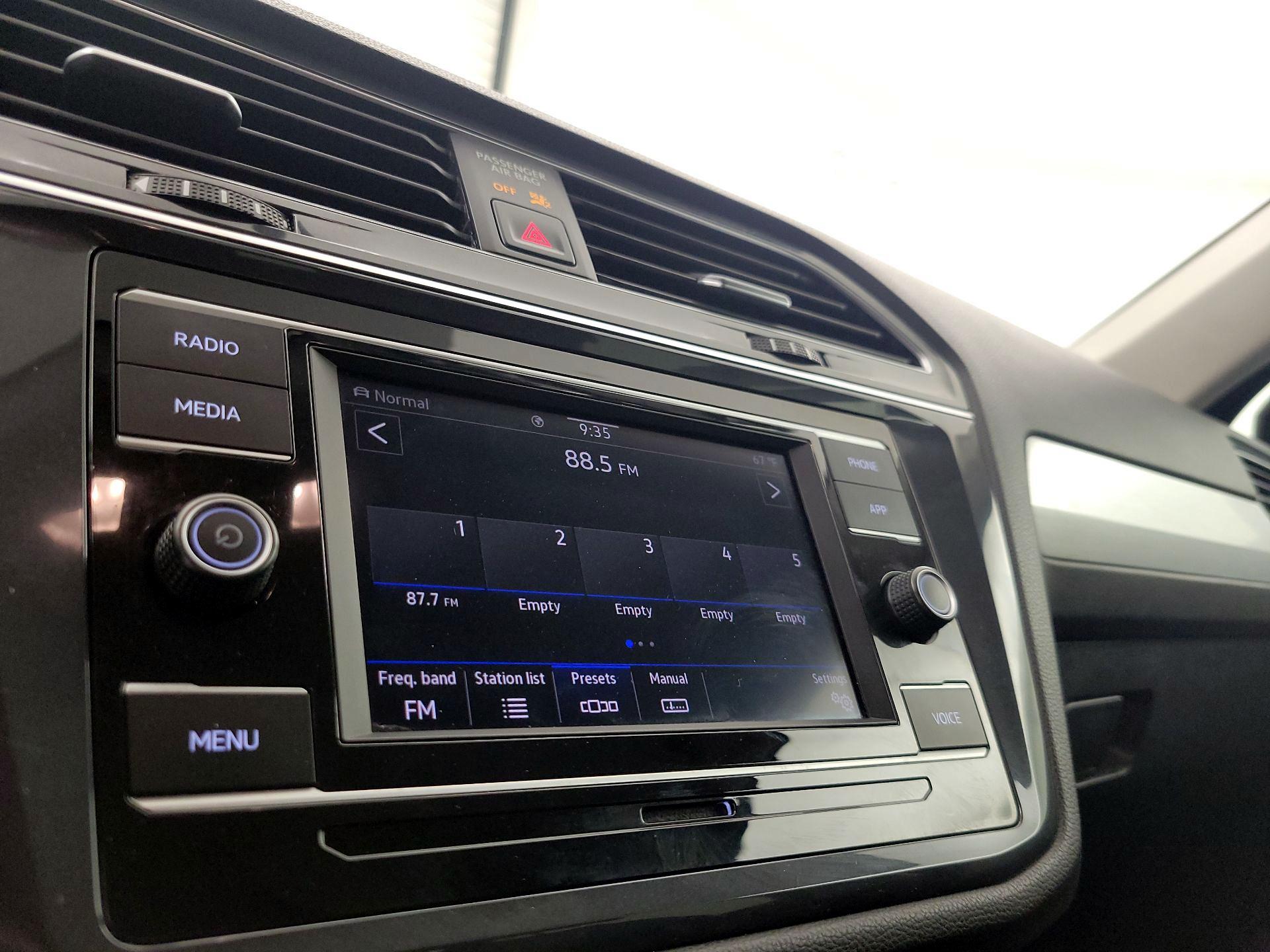 Thumbnail: 2020 Volkswagen Tiguan - 15