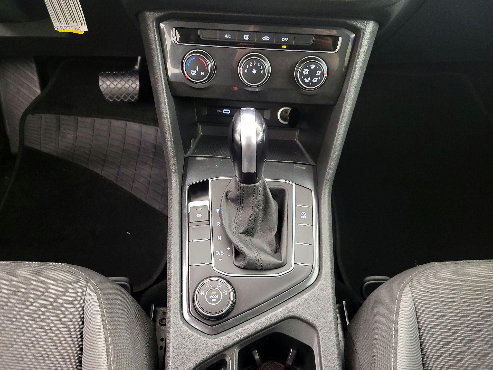 Thumbnail: 2020 Volkswagen Tiguan - 17